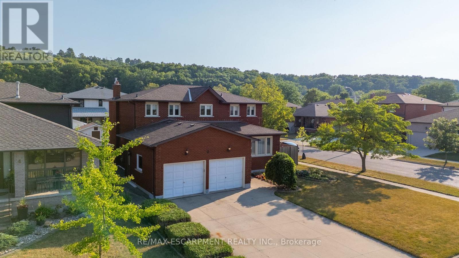 2 Vinehill Drive, Hamilton, ON - Outdoor