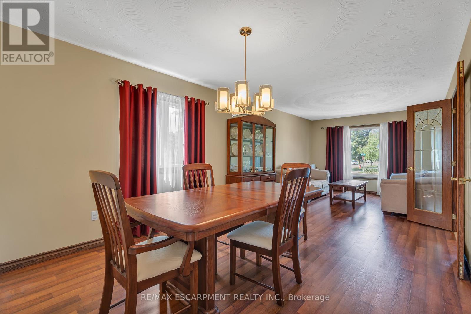 2 Vinehill Drive, Hamilton, ON - Indoor Photo Showing Dining Room