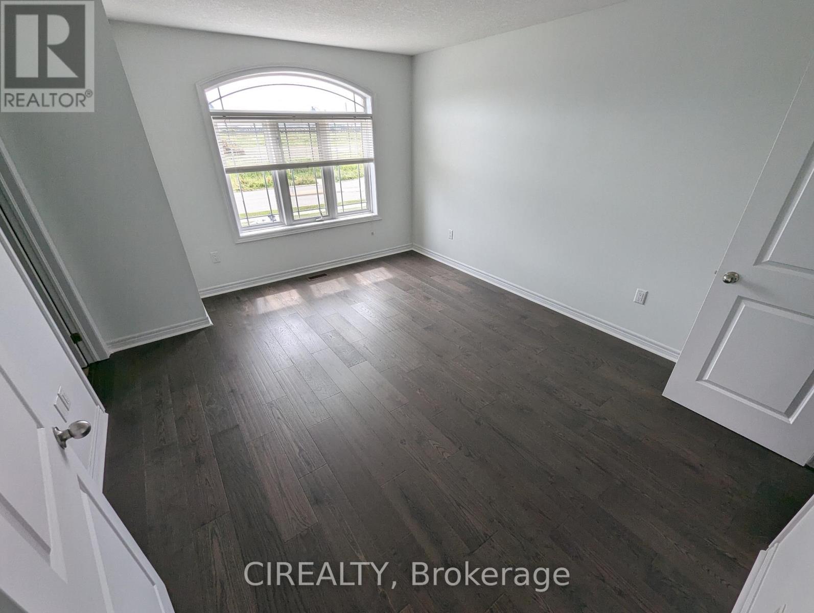 34 Kingsborough Drive, Hamilton, ON - Indoor Photo Showing Other Room