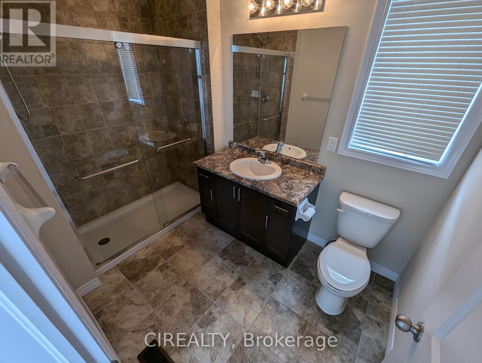 34 Kingsborough Drive, Hamilton, ON - Indoor Photo Showing Bathroom