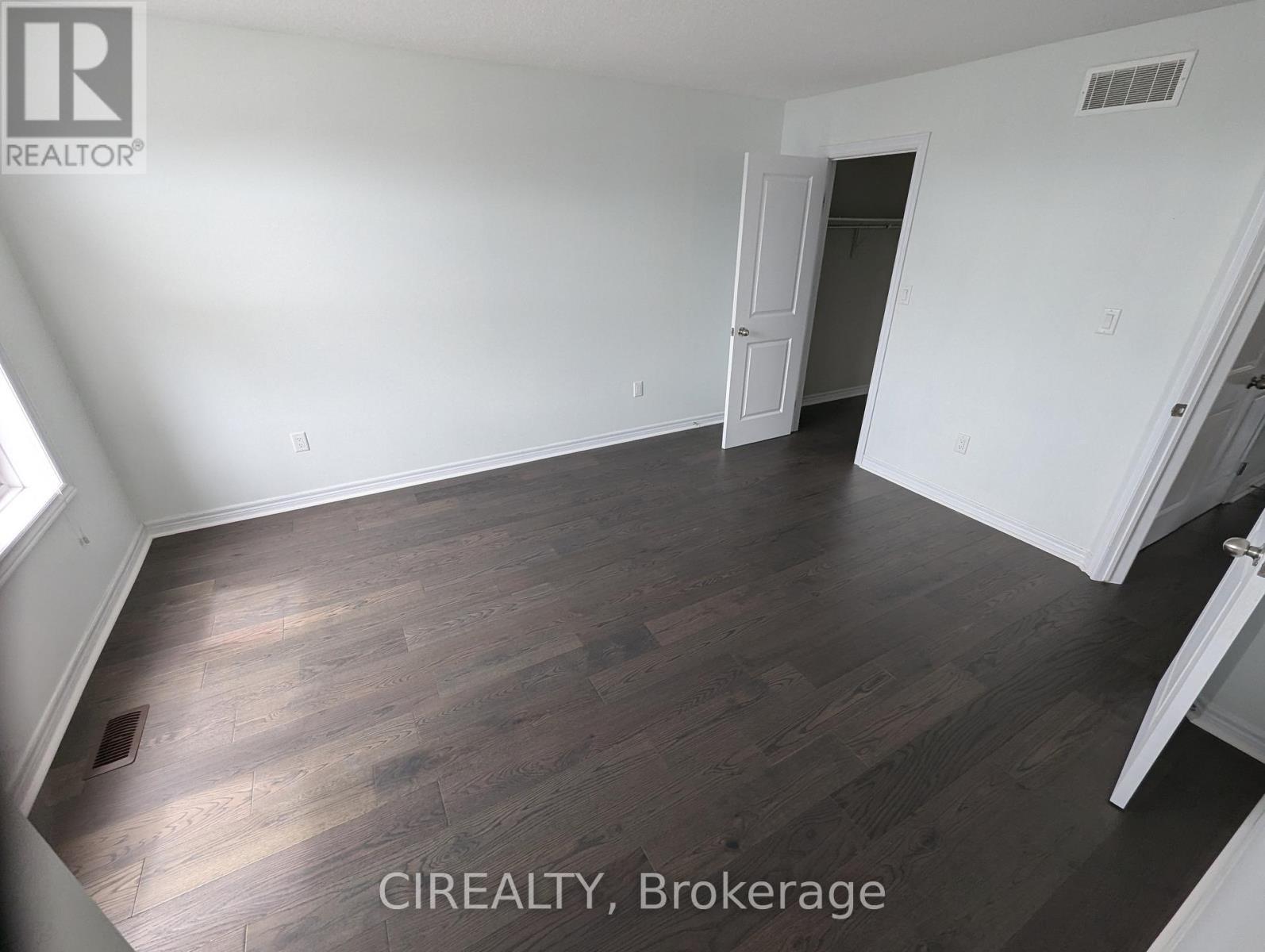 34 Kingsborough Drive, Hamilton, ON - Indoor Photo Showing Other Room
