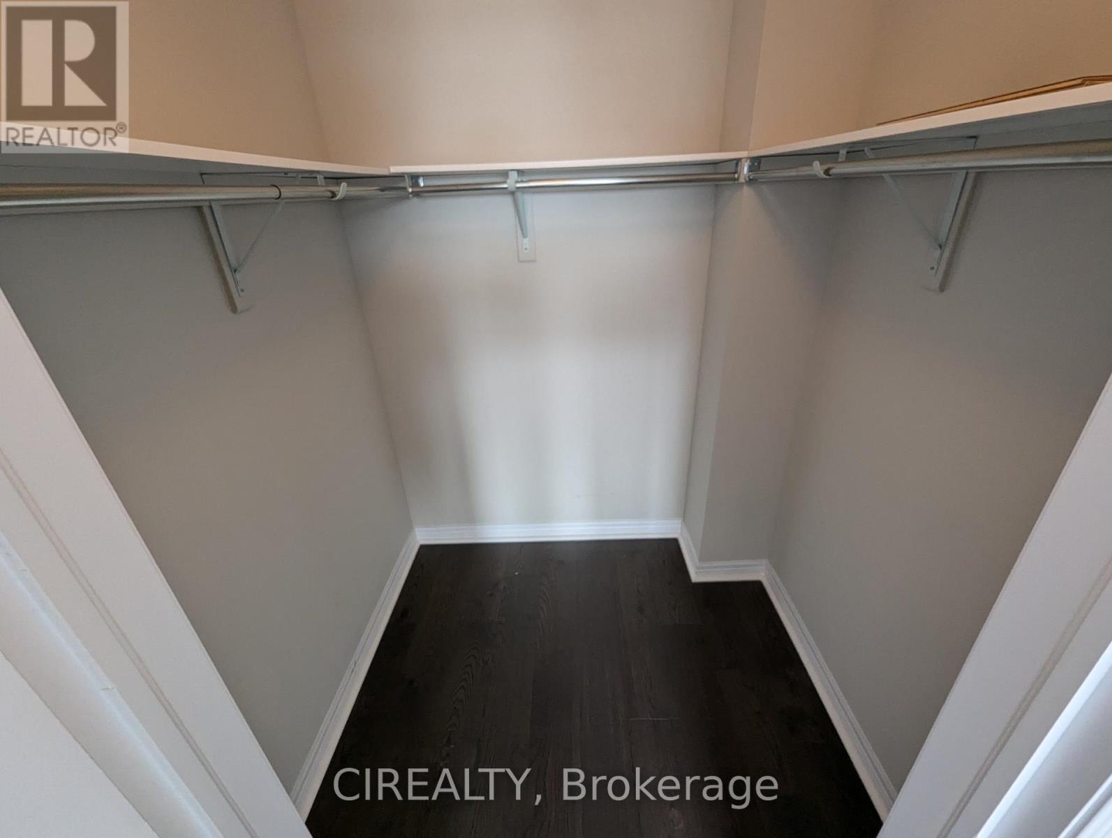 34 Kingsborough Drive, Hamilton, ON - Indoor With Storage