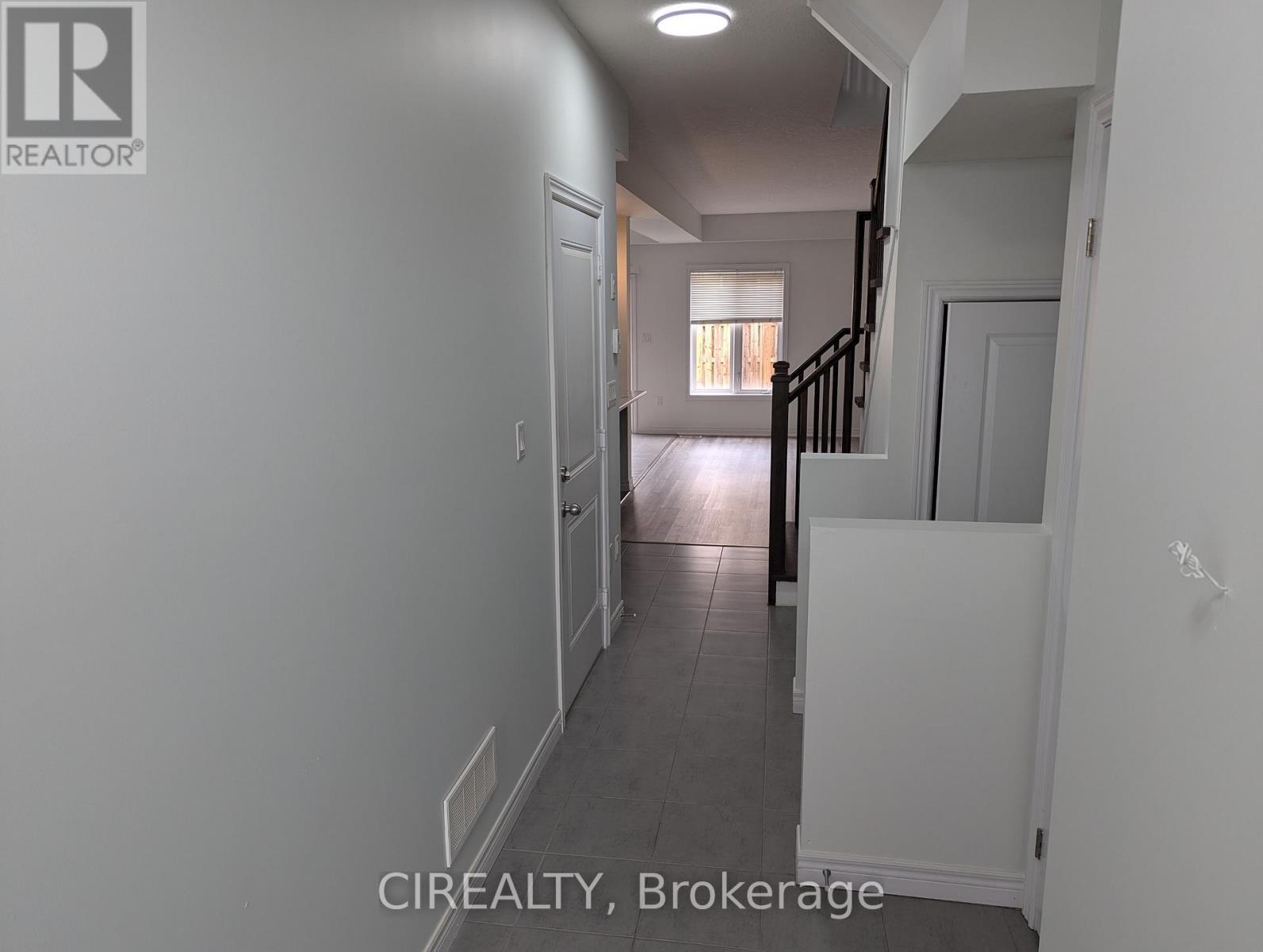 34 Kingsborough Drive, Hamilton, ON - Indoor Photo Showing Other Room