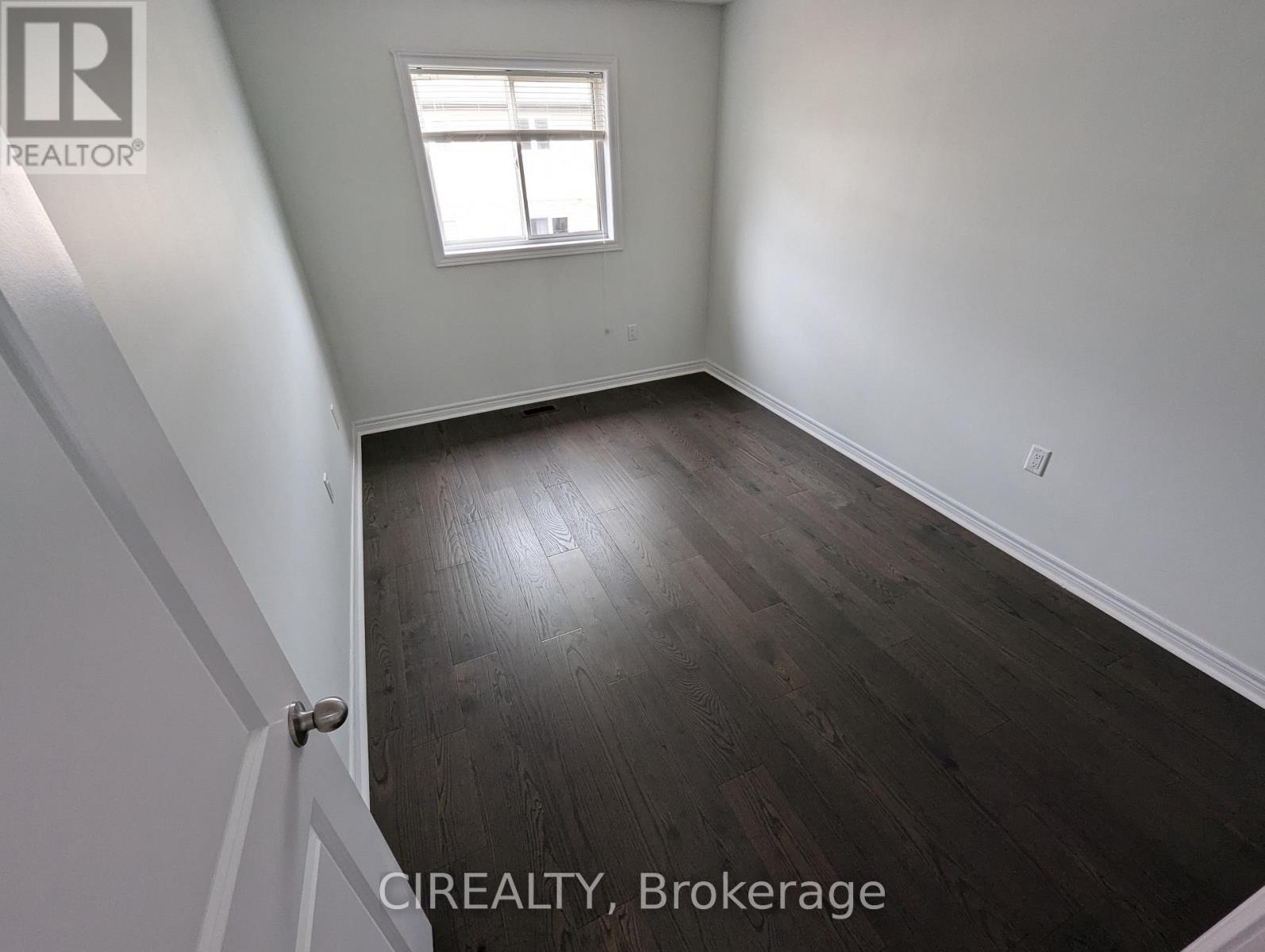 34 Kingsborough Drive, Hamilton, ON - Indoor Photo Showing Other Room