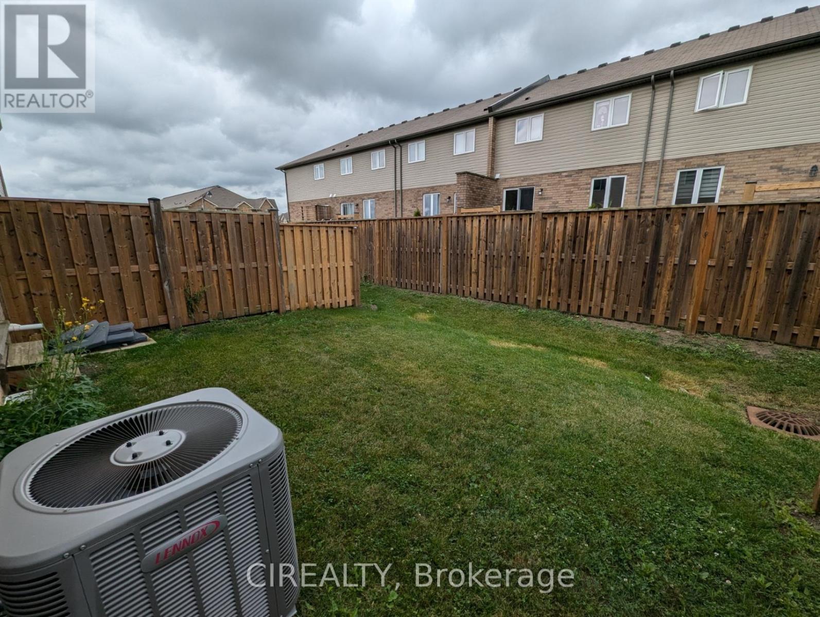 34 Kingsborough Drive, Hamilton, ON - Outdoor