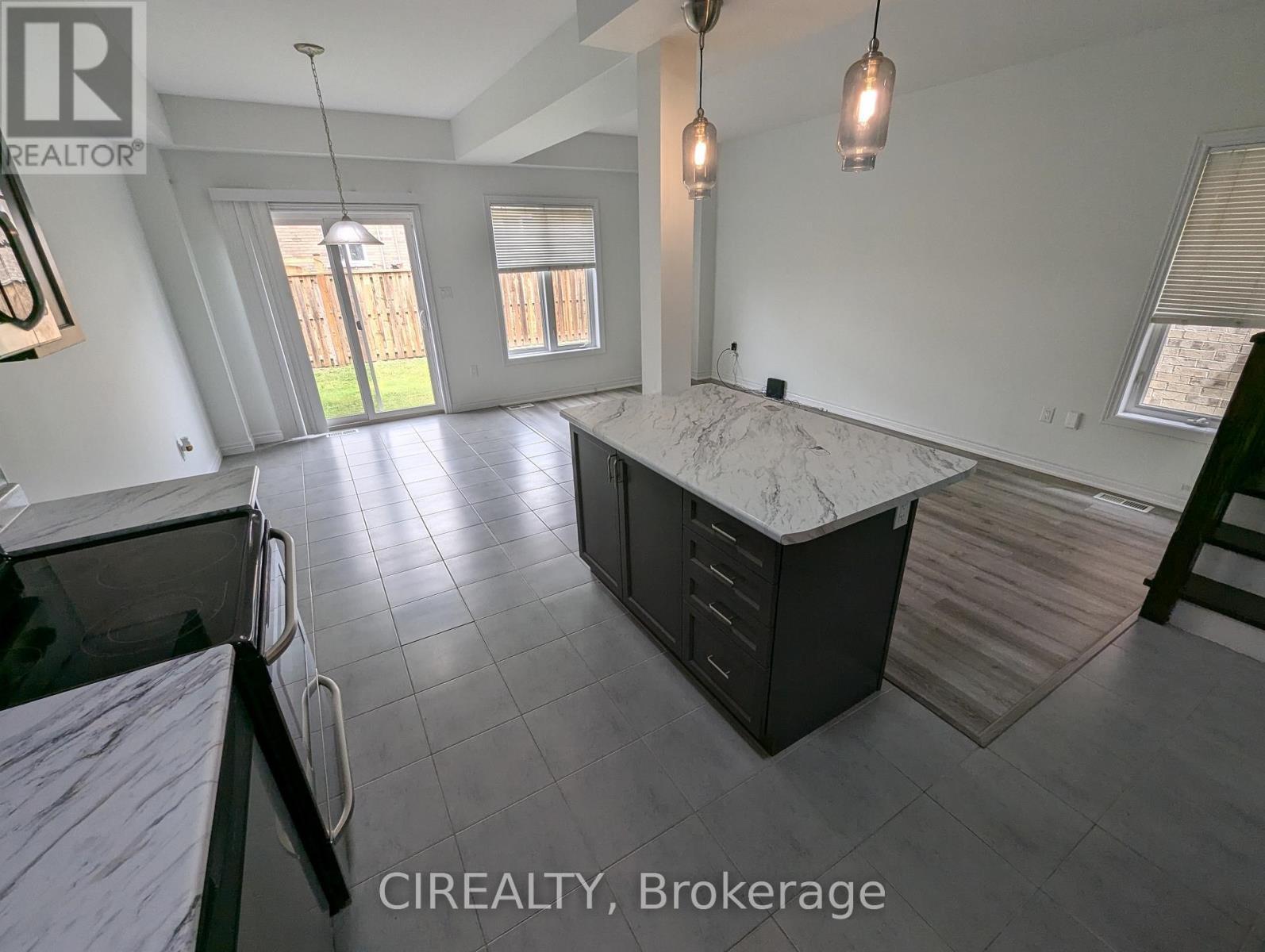 34 Kingsborough Drive, Hamilton, ON - Indoor