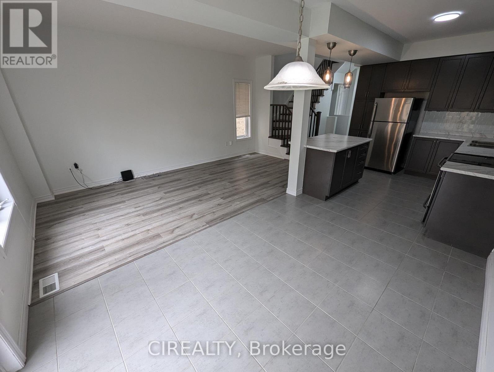 34 Kingsborough Drive, Hamilton, ON - Indoor Photo Showing Kitchen