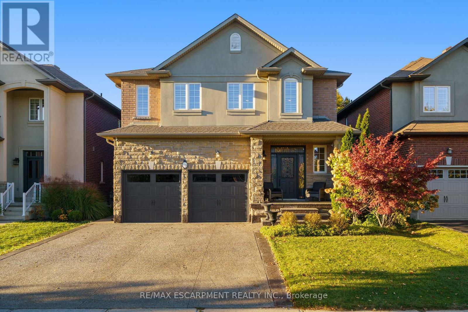 333 Valridge Drive, Hamilton, ON - Outdoor With Facade