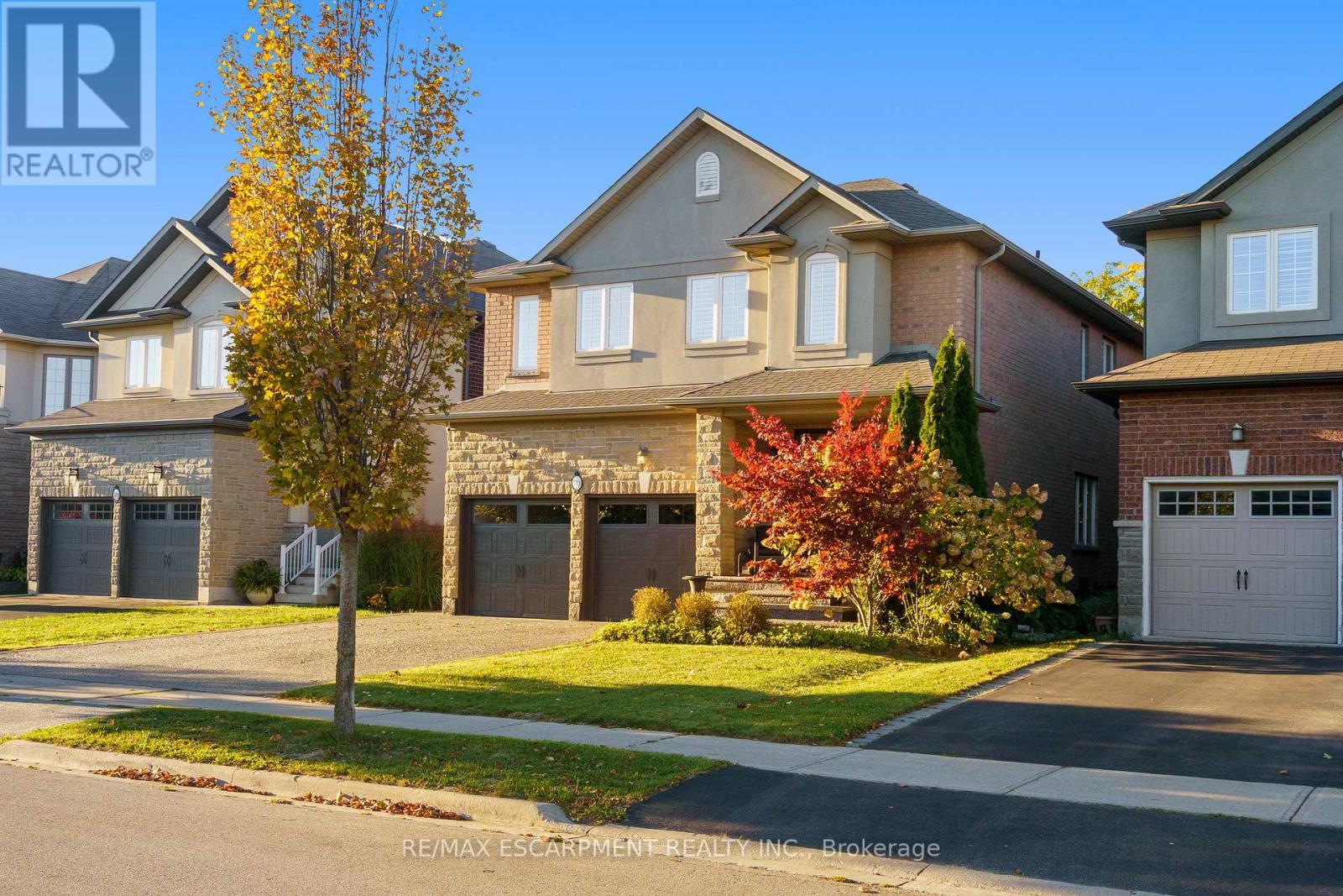 333 Valridge Drive, Hamilton, ON - Outdoor With Facade