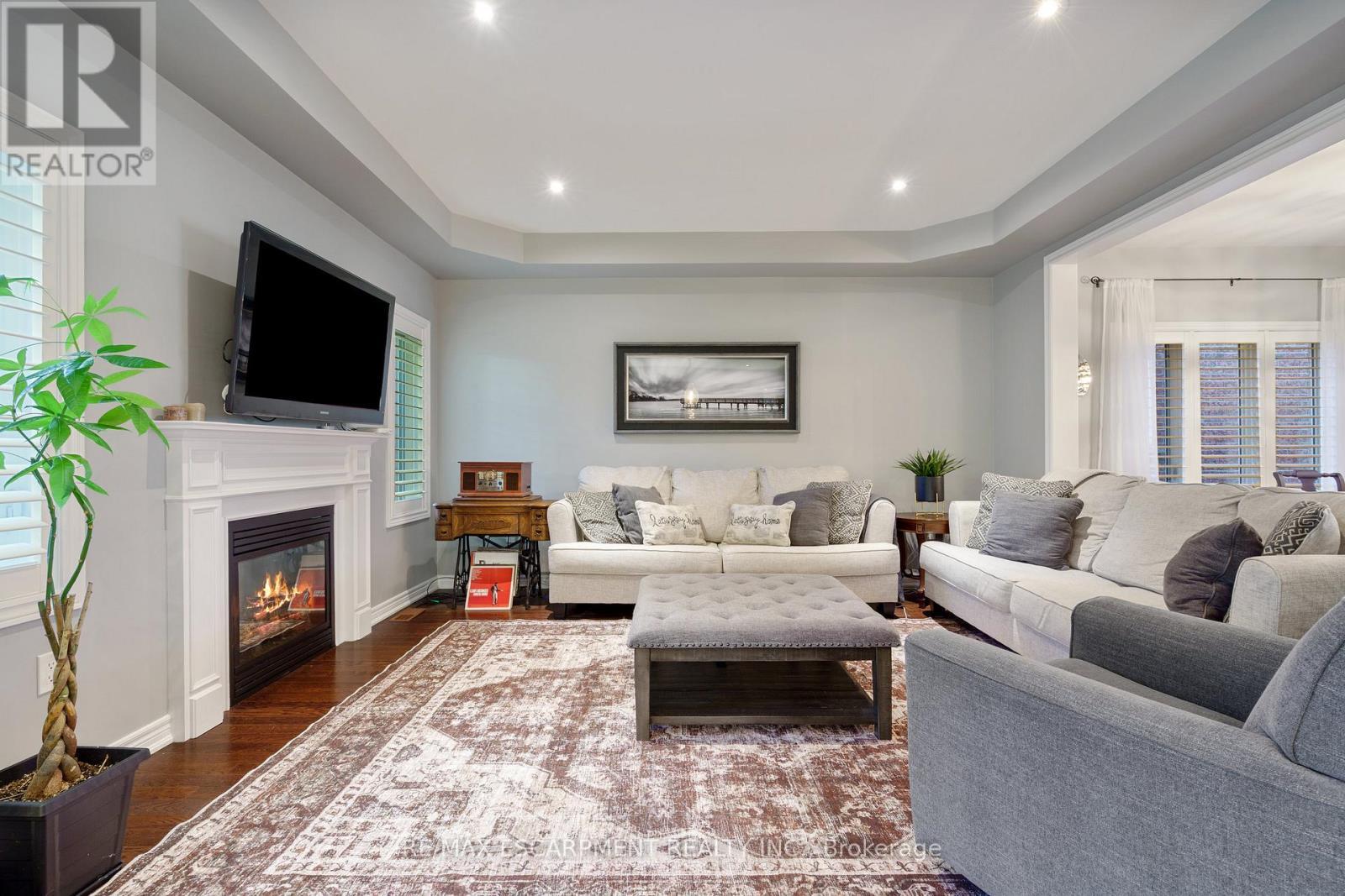333 Valridge Drive, Hamilton, ON - Indoor Photo Showing Living Room With Fireplace