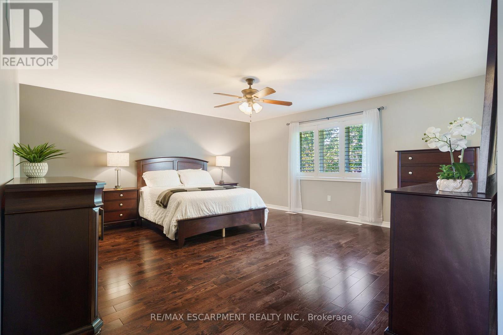 333 Valridge Drive, Hamilton, ON - Indoor Photo Showing Bedroom