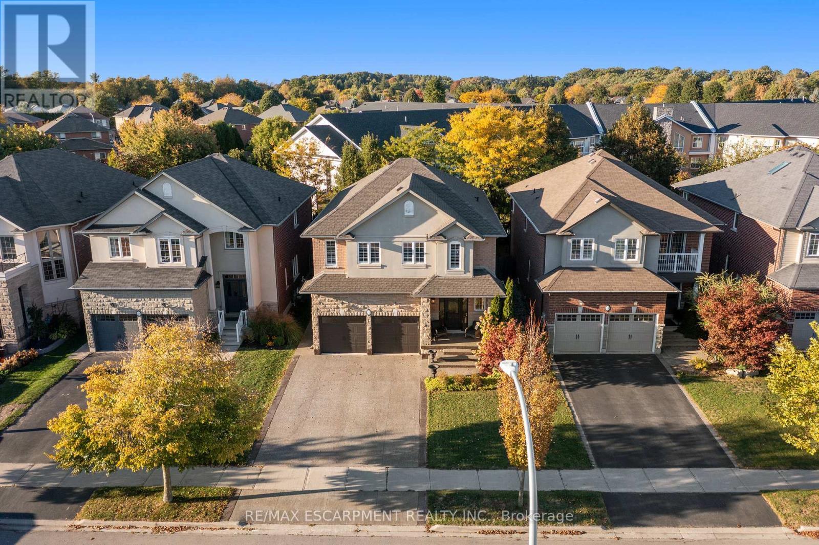 333 Valridge Drive, Hamilton, ON - Outdoor With Facade