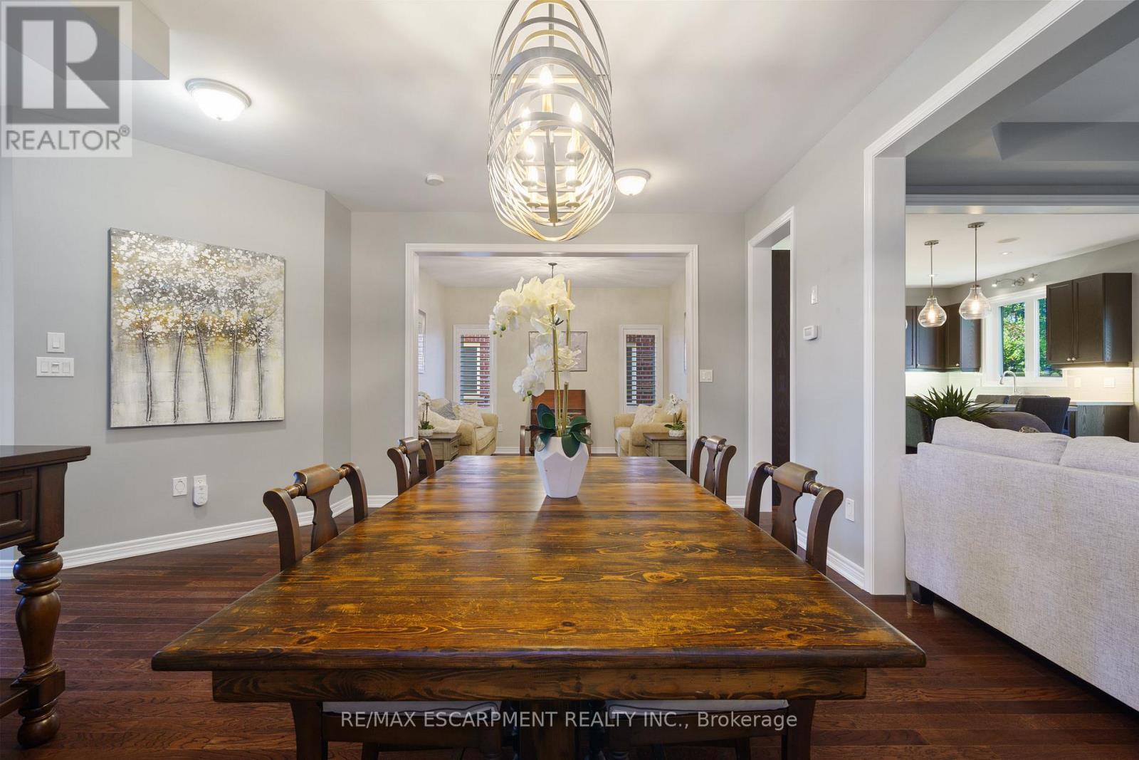 333 Valridge Drive, Hamilton, ON - Indoor Photo Showing Dining Room
