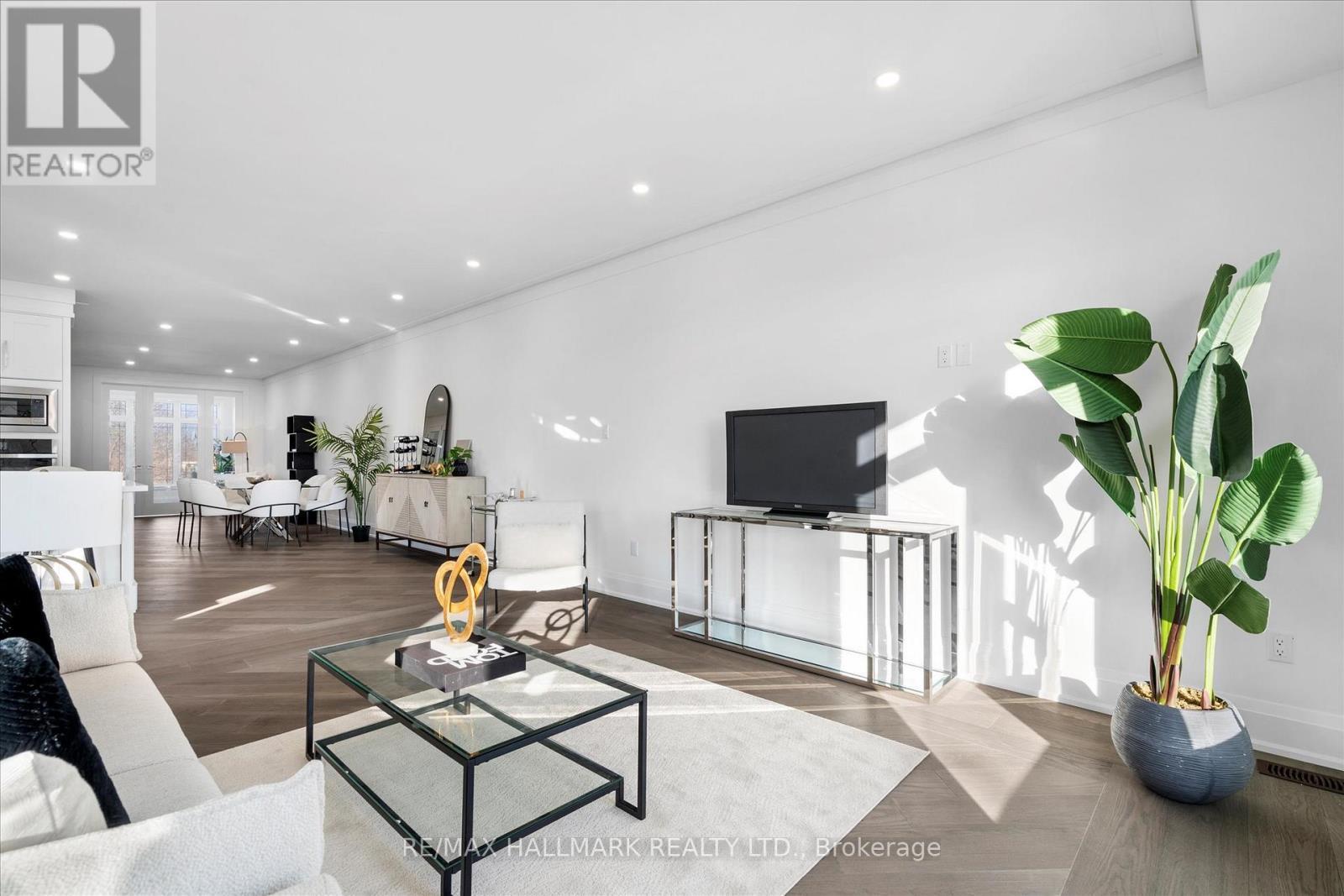 1B - 27 Antonio Court, Toronto, ON - Indoor Photo Showing Other Room