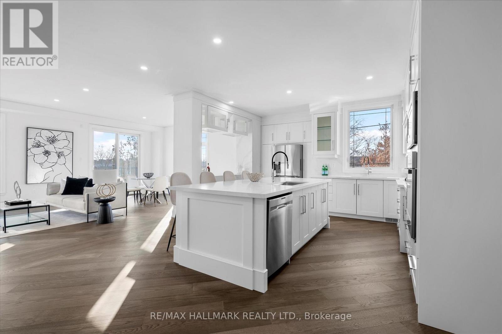 1B - 27 Antonio Court, Toronto, ON - Indoor Photo Showing Kitchen With Upgraded Kitchen