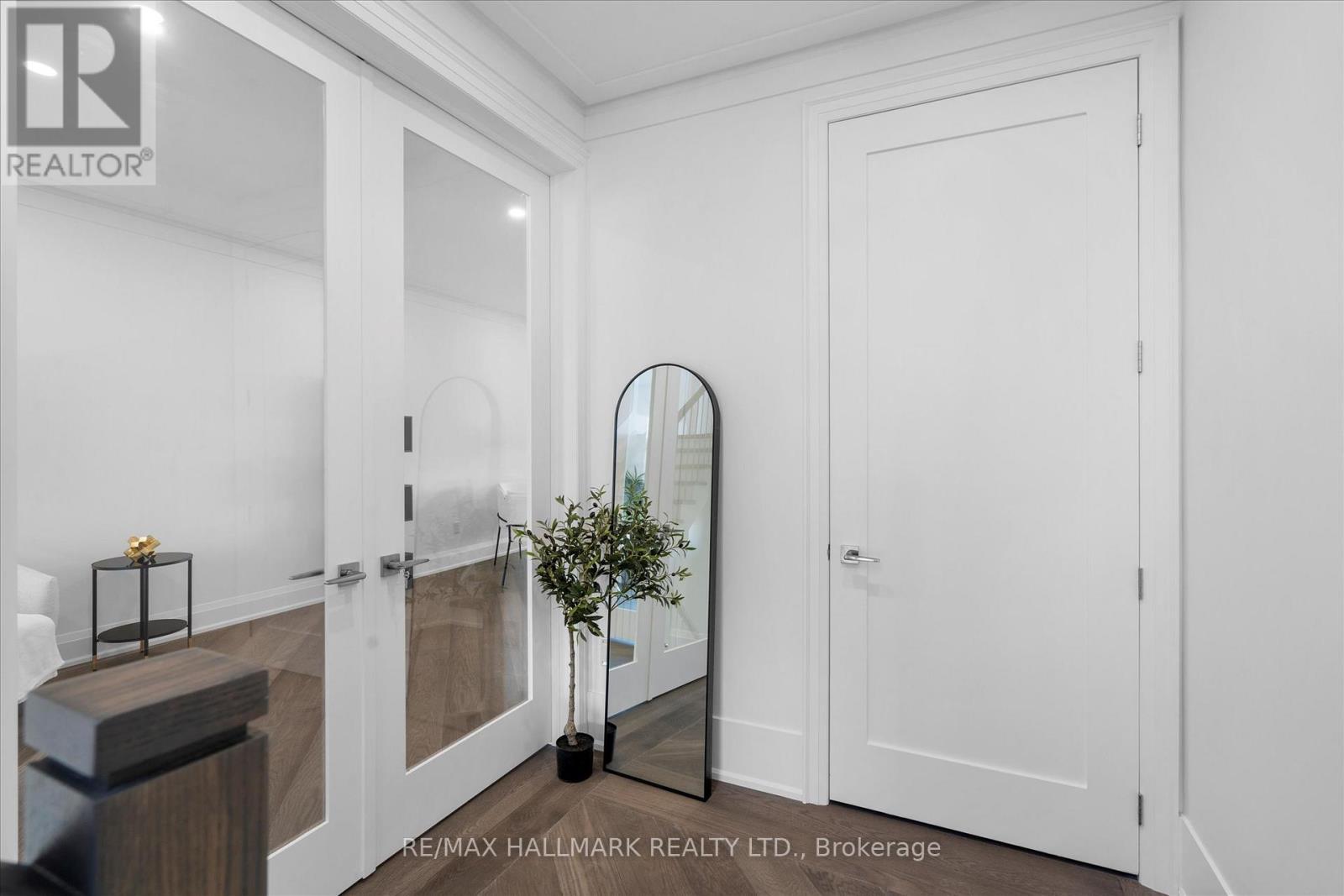 1B - 27 Antonio Court, Toronto, ON - Indoor Photo Showing Other Room