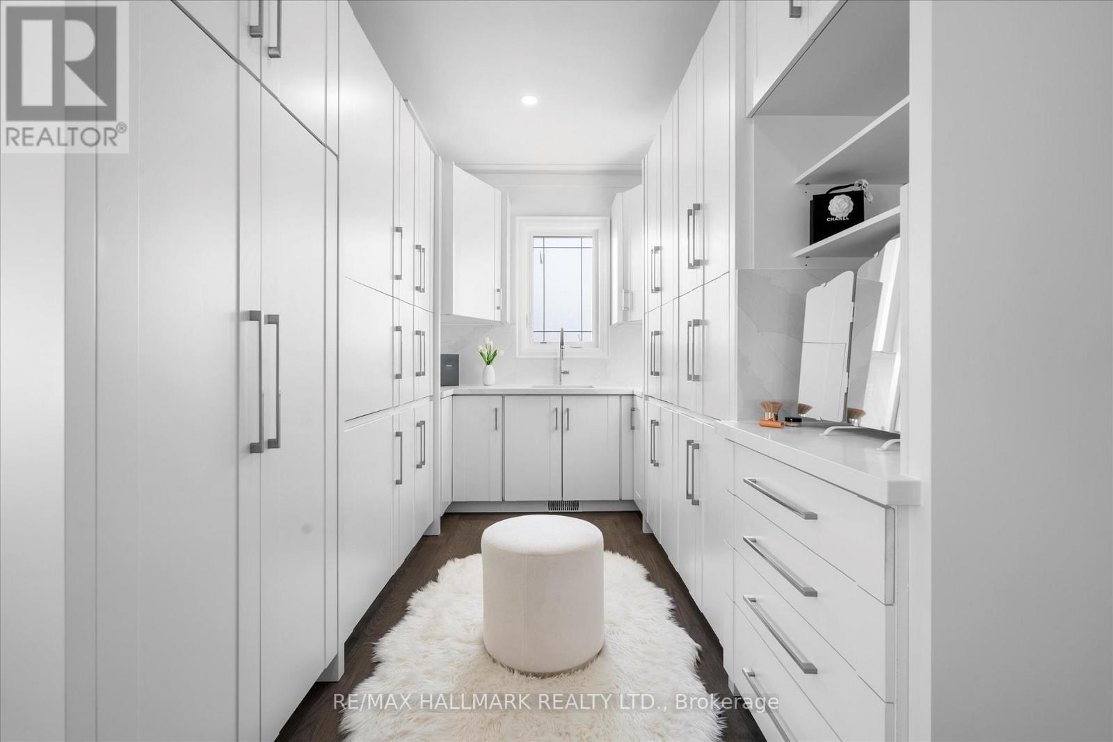 1B - 27 Antonio Court, Toronto, ON - Indoor Photo Showing Other Room