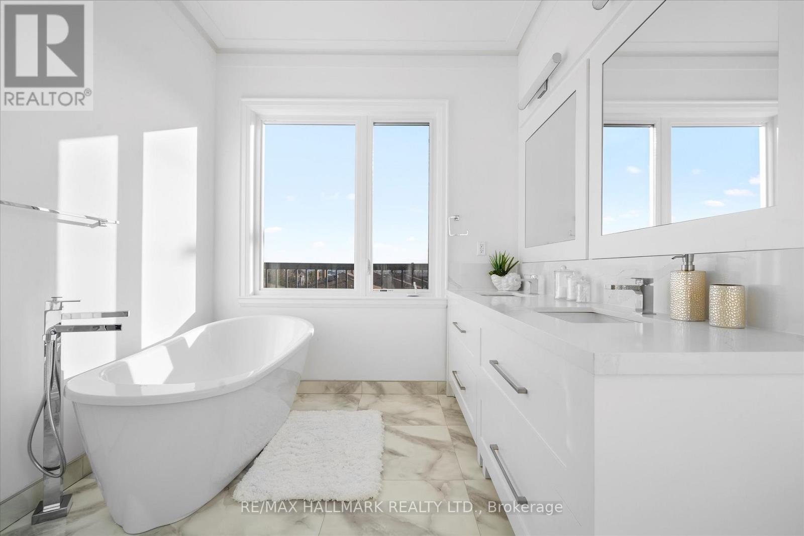 1B - 27 Antonio Court, Toronto, ON - Indoor Photo Showing Bathroom