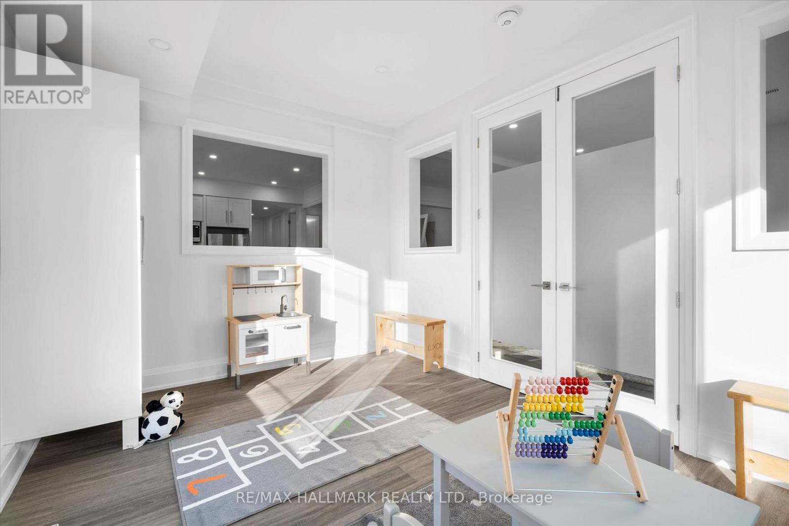 1B - 27 Antonio Court, Toronto, ON - Indoor Photo Showing Other Room