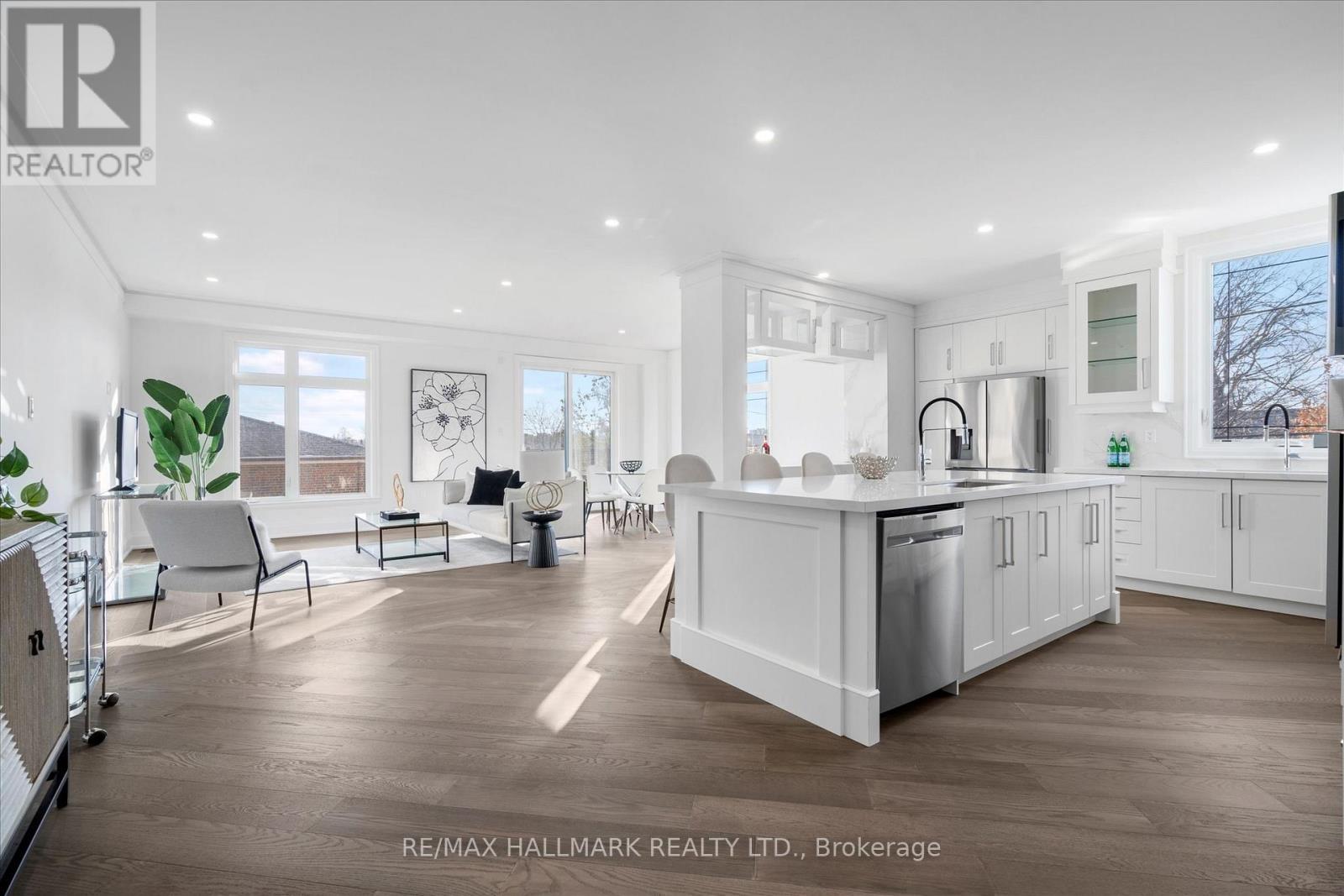 1B - 27 Antonio Court, Toronto, ON - Indoor Photo Showing Kitchen With Upgraded Kitchen