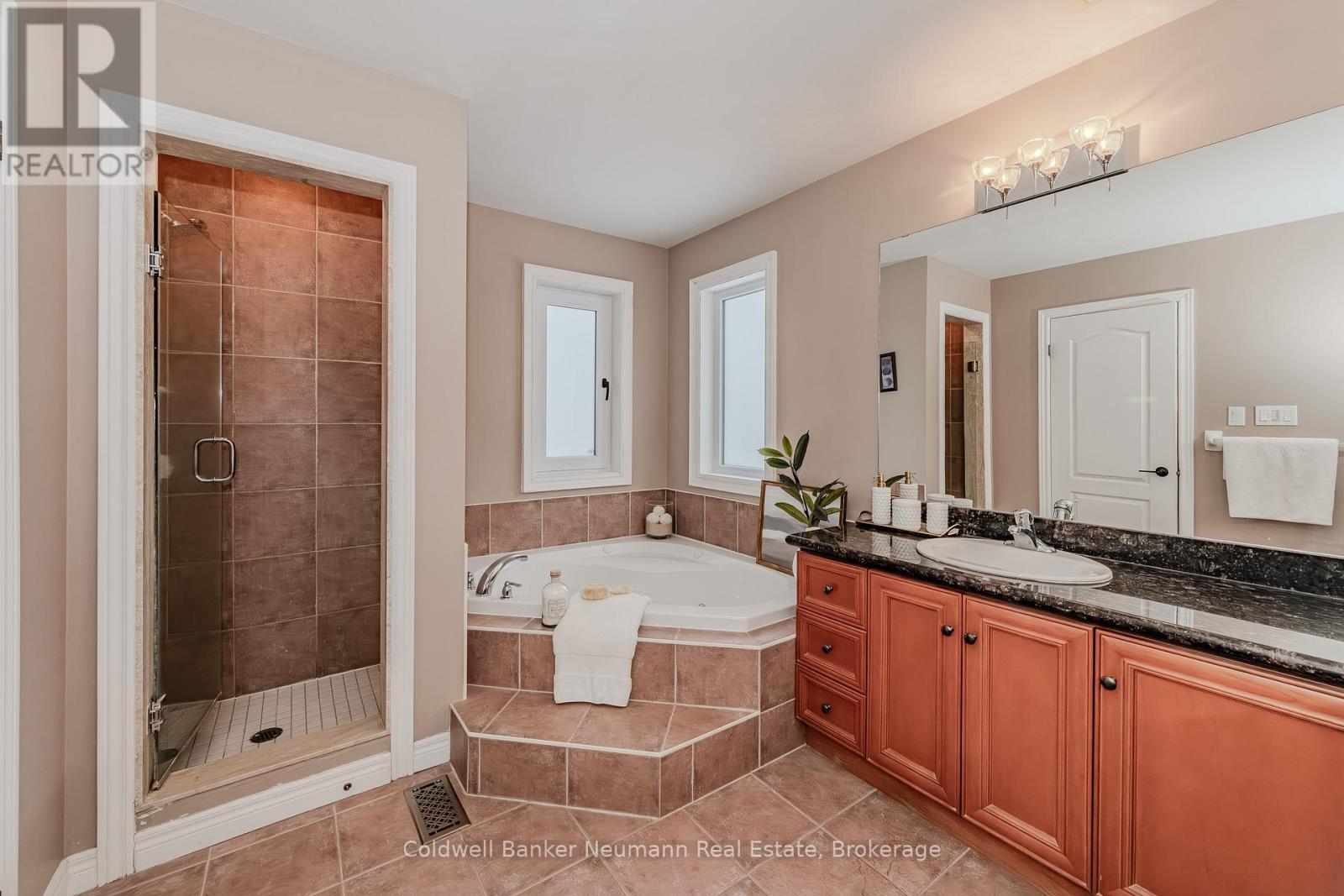 32 Forest Ridge Road, Erin, ON - Indoor Photo Showing Bathroom