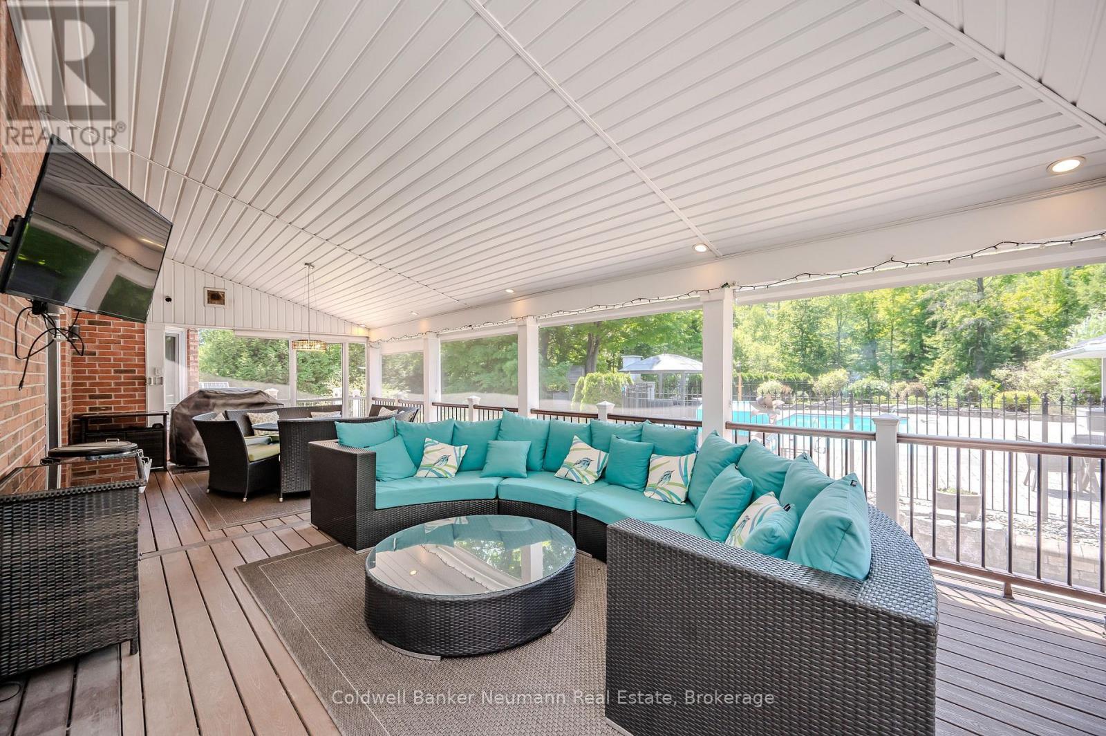 Covered Screened room - 32 Forest Ridge Road, Erin, ON - With Deck Patio Veranda With Exterior
