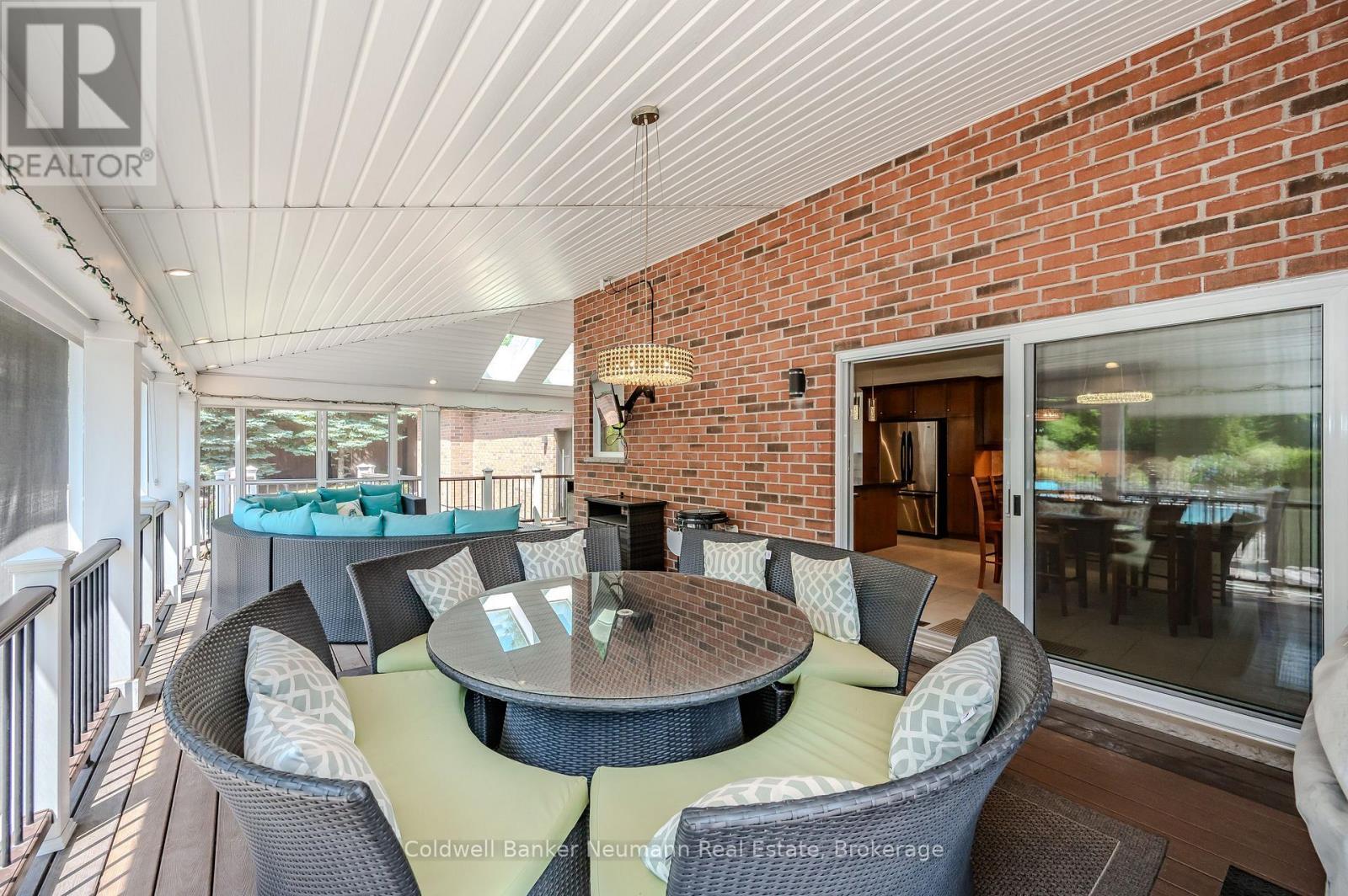 Covered Screened room - 32 Forest Ridge Road, Erin, ON - With Deck Patio Veranda With Exterior