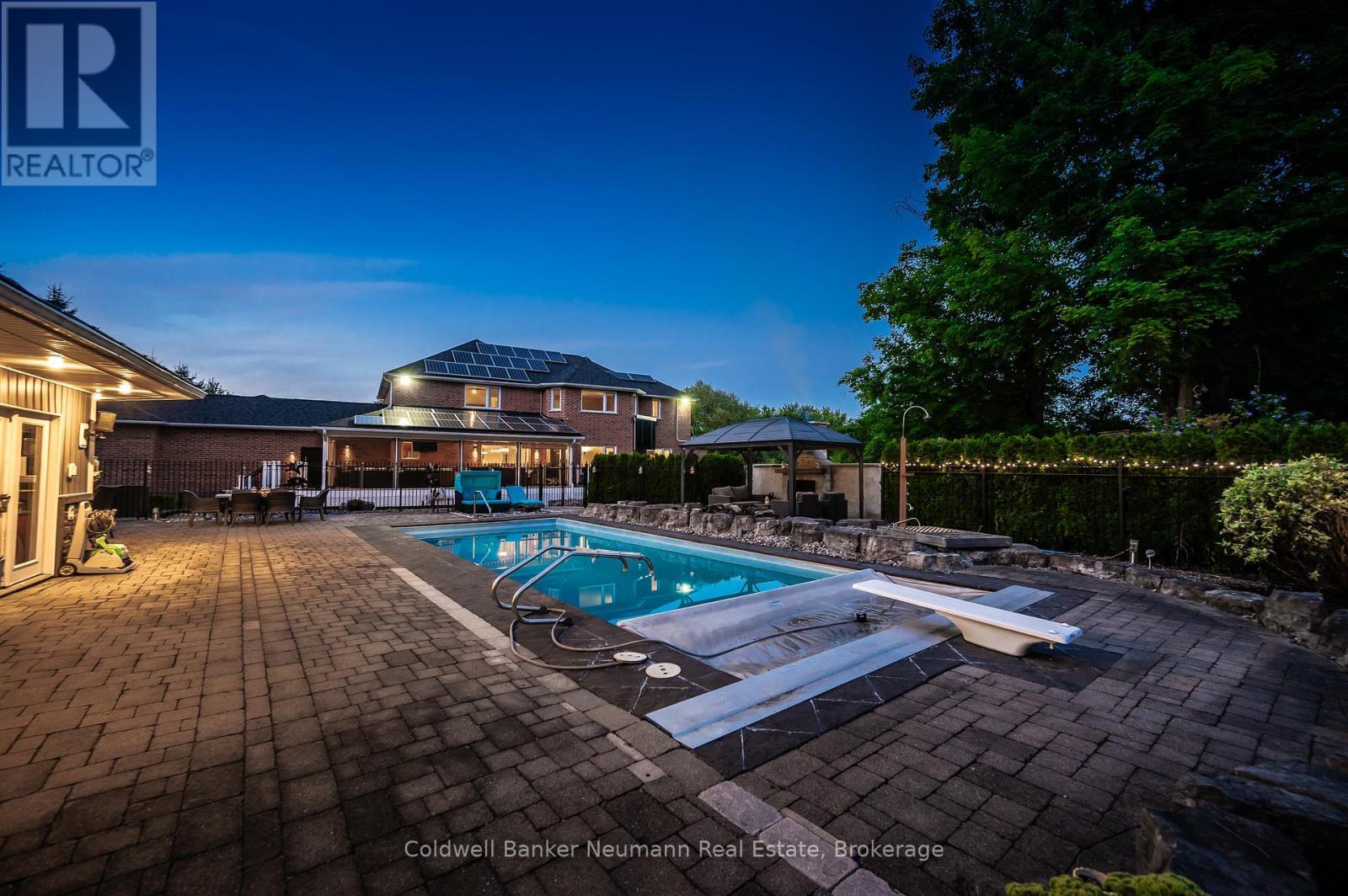 32 Forest Ridge Road, Erin, ON - Outdoor With In Ground Pool With Deck Patio Veranda With Backyard