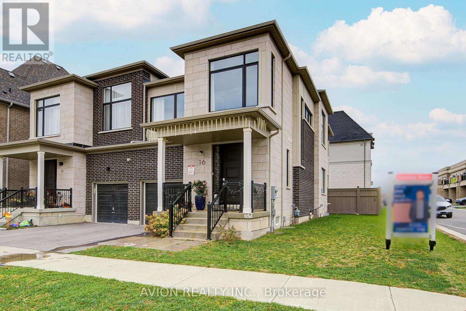 16 Callisto Lane, Richmond Hill, ON - Outdoor