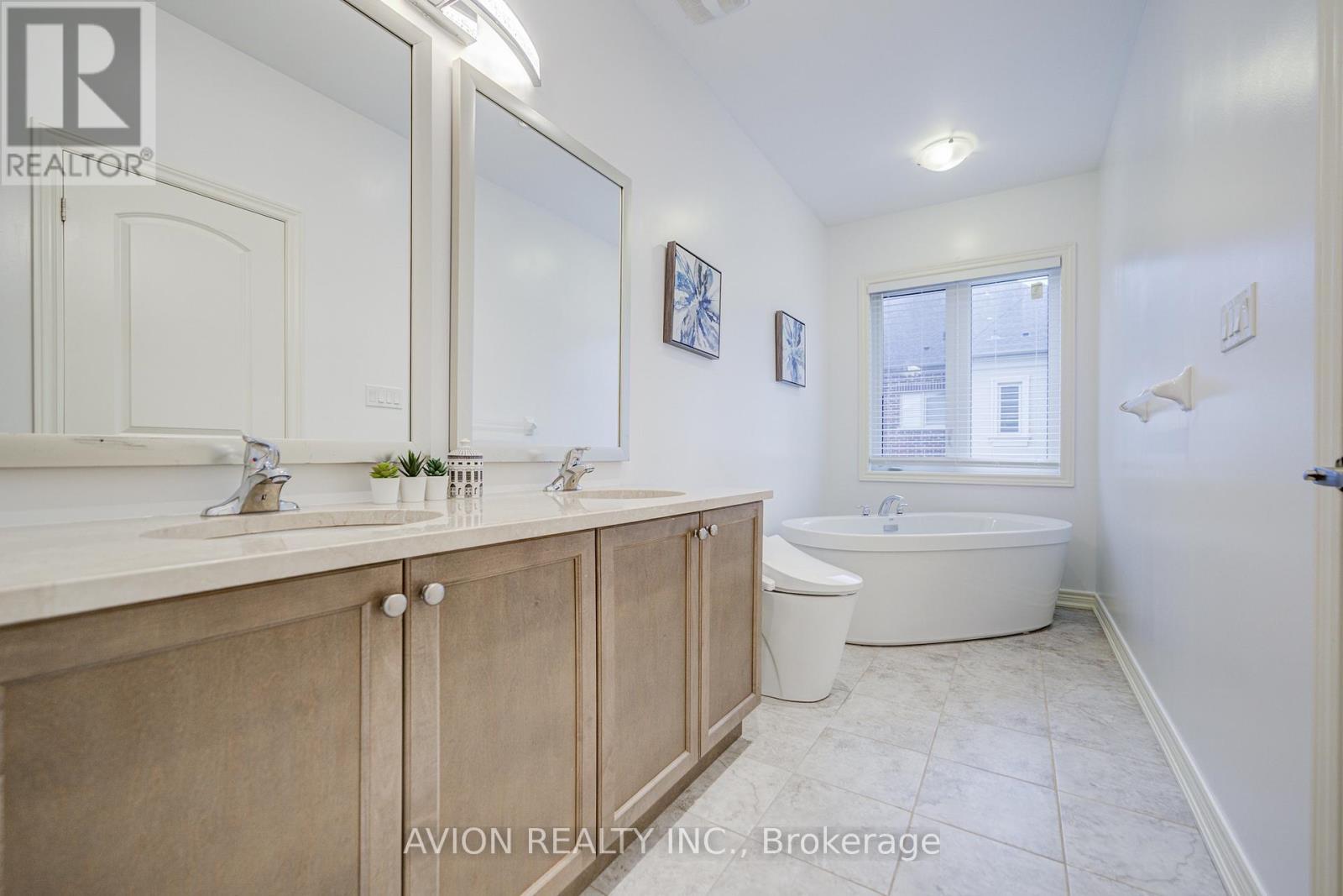 16 Callisto Lane, Richmond Hill, ON - Indoor Photo Showing Bathroom