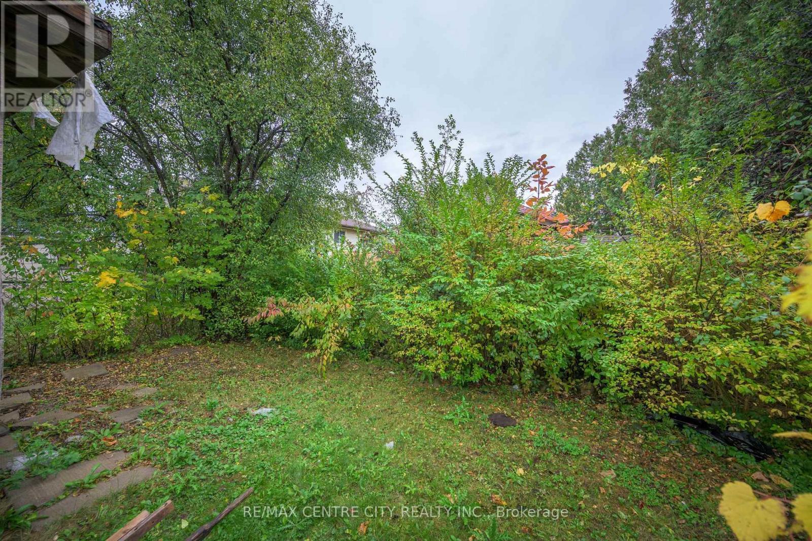 231 Banbury Road, London South (South T), ON - Outdoor