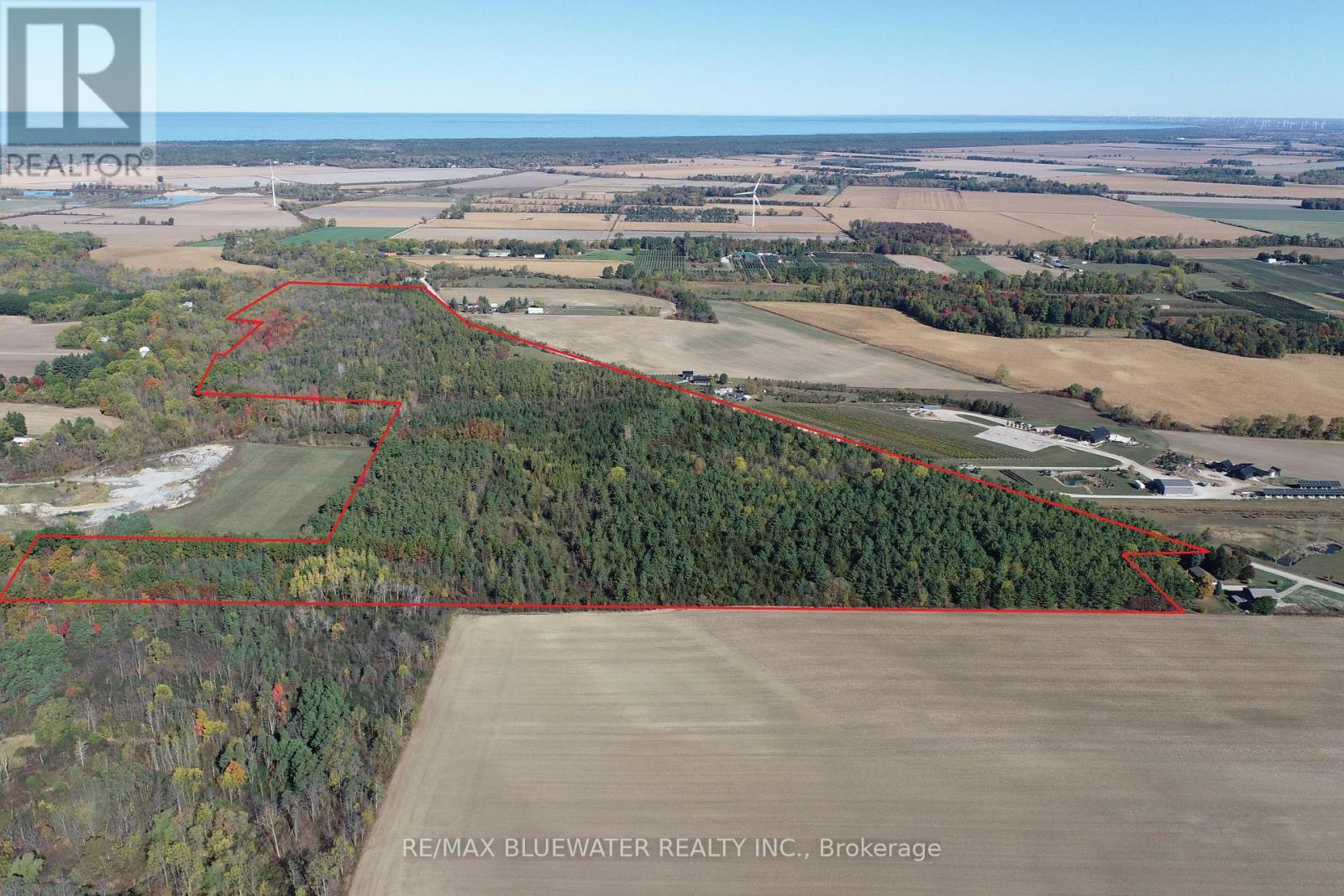 Lot lines are approximates - 9165 Widder Road, Lambton Shores (Thedford), ON