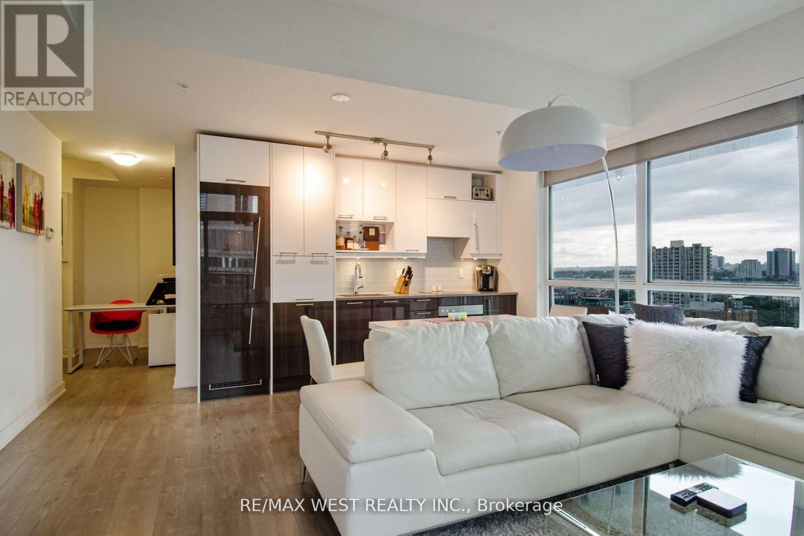 1802 - 30 Nelson Street, Toronto, ON - Indoor Photo Showing Living Room