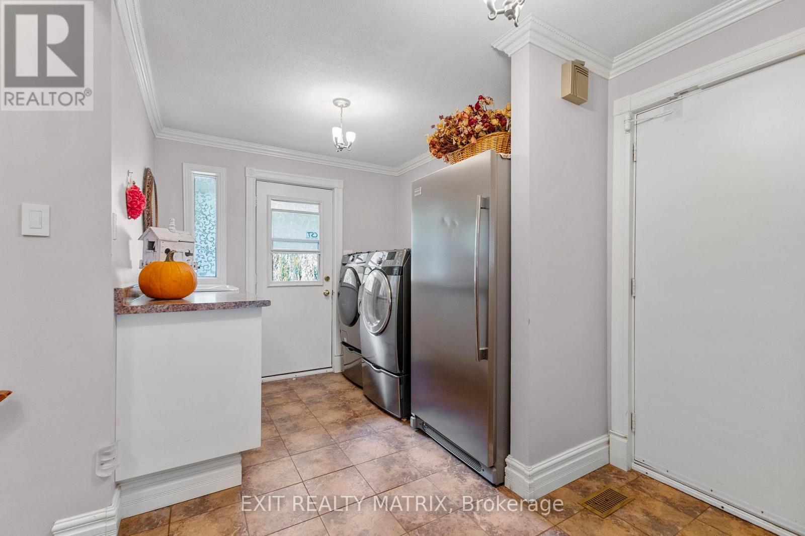 (original) laundry - 1100 Moffatt Drive, Ottawa, ON - Indoor Photo Showing Laundry Room