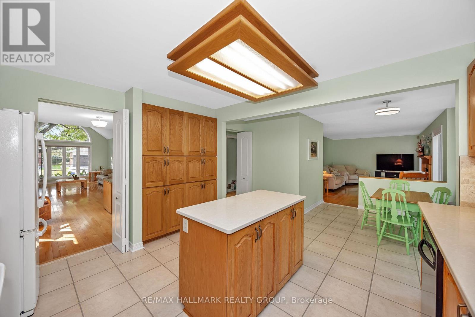 1725 Autumn Ridge Drive, Ottawa, ON - Indoor Photo Showing Other Room