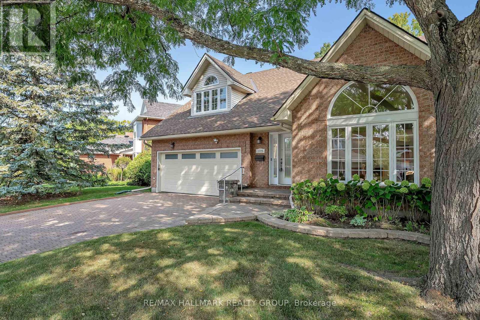 1725 Autumn Ridge Drive, Ottawa, ON - Outdoor With Facade