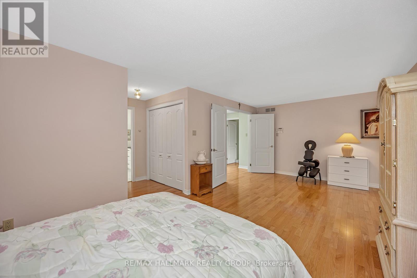 1725 Autumn Ridge Drive, Ottawa, ON - Indoor Photo Showing Bedroom