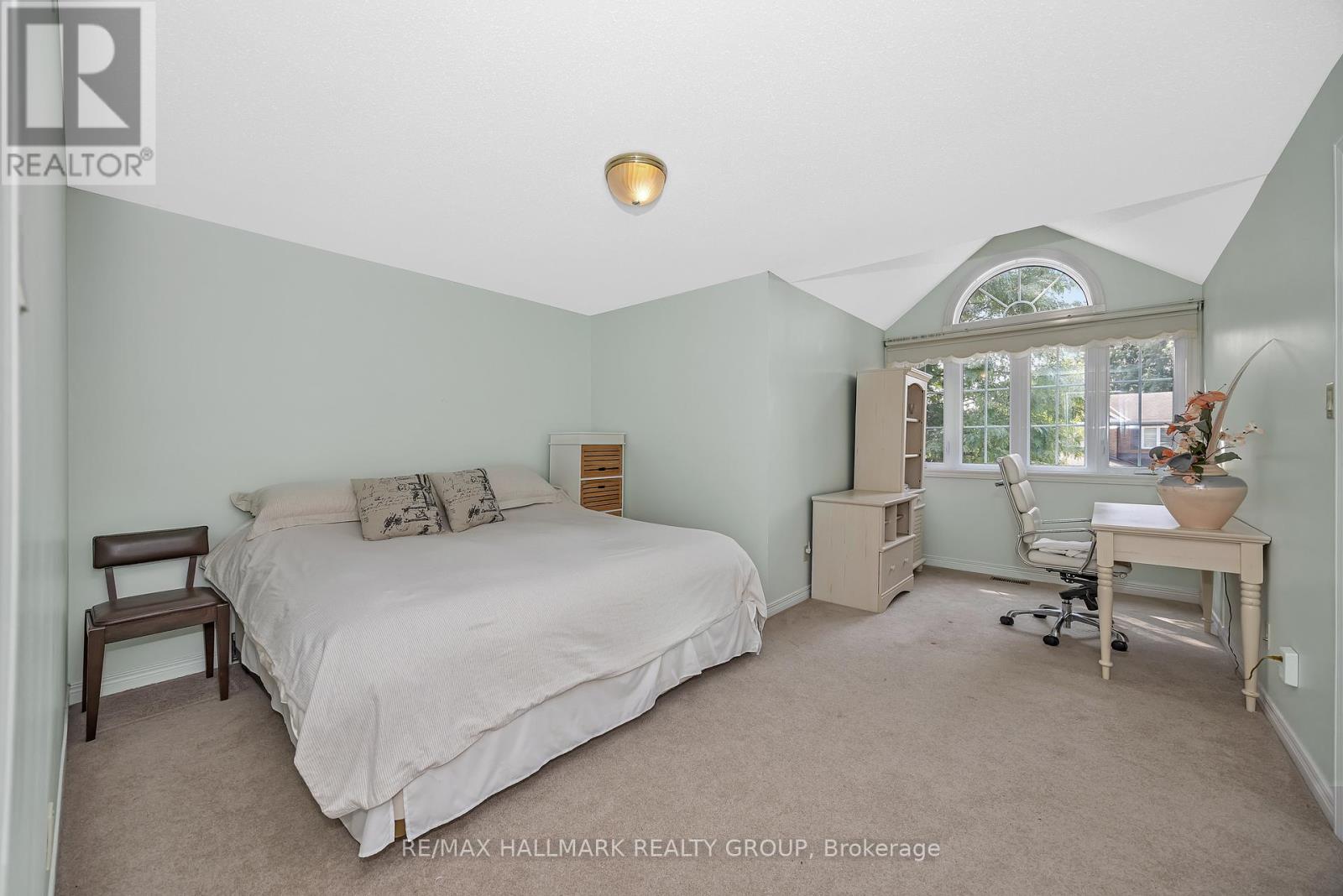 1725 Autumn Ridge Drive, Ottawa, ON - Indoor Photo Showing Bedroom