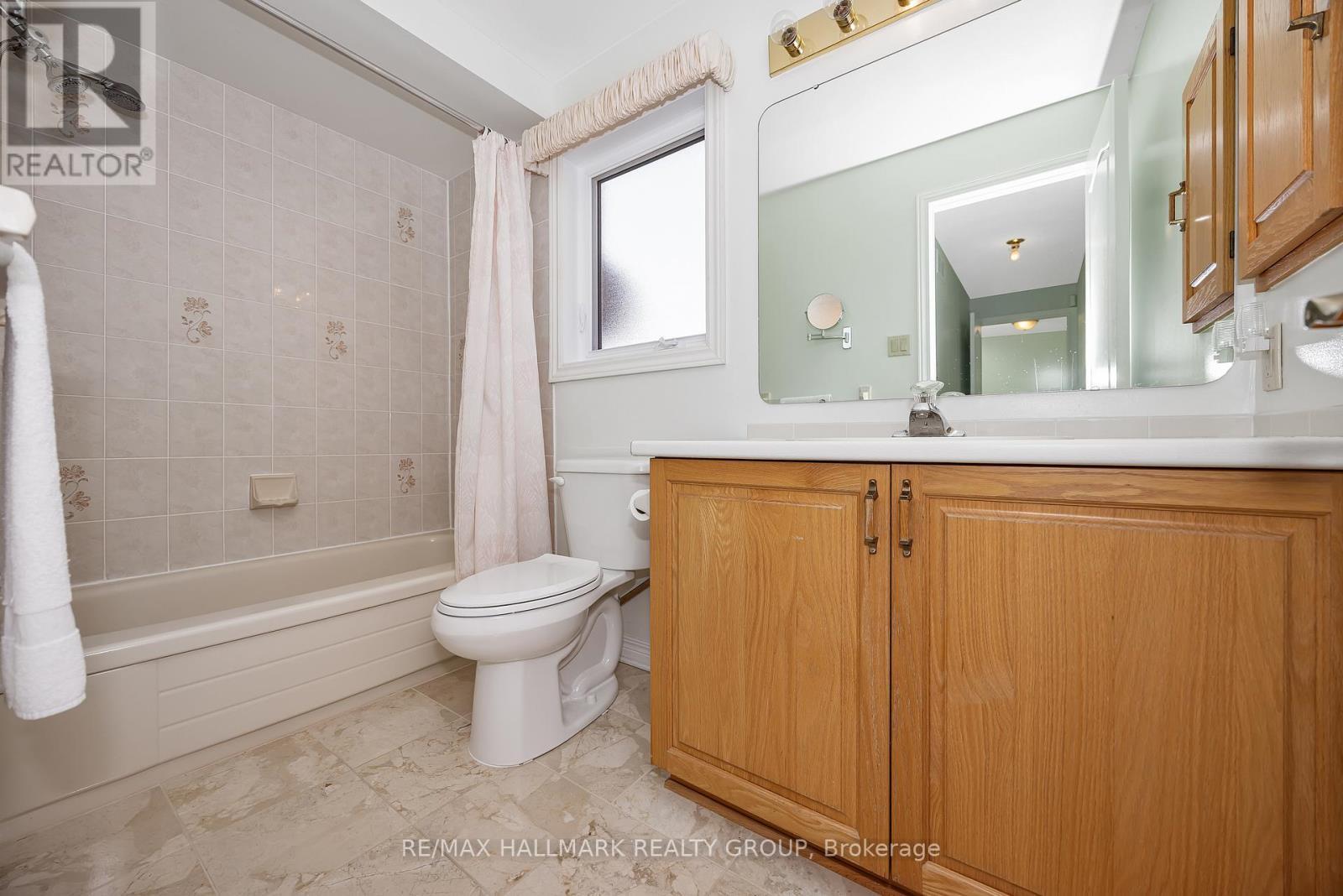 1725 Autumn Ridge Drive, Ottawa, ON - Indoor Photo Showing Bathroom