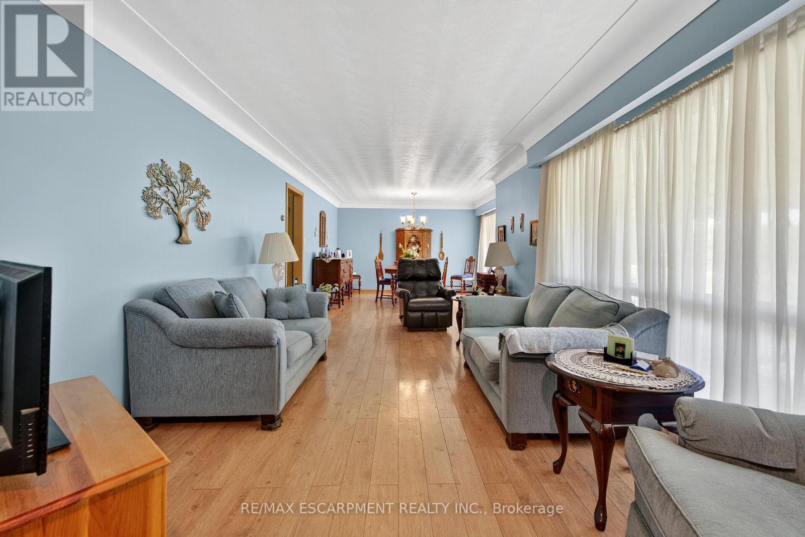182 Sweets Corners Road, Haldimand, ON - Indoor Photo Showing Living Room