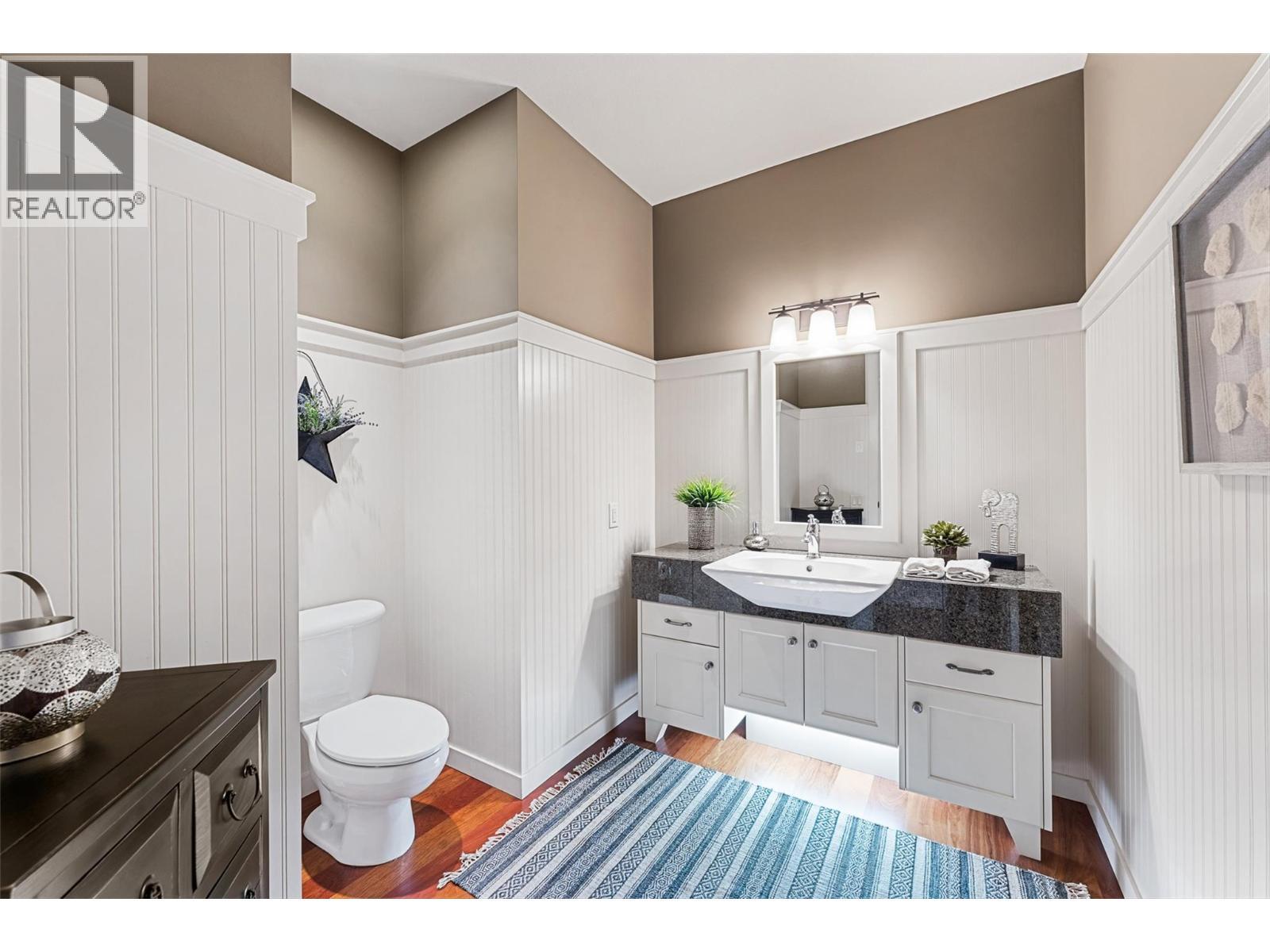 427 Long Ridge Drive, Kelowna, BC - Indoor Photo Showing Bathroom