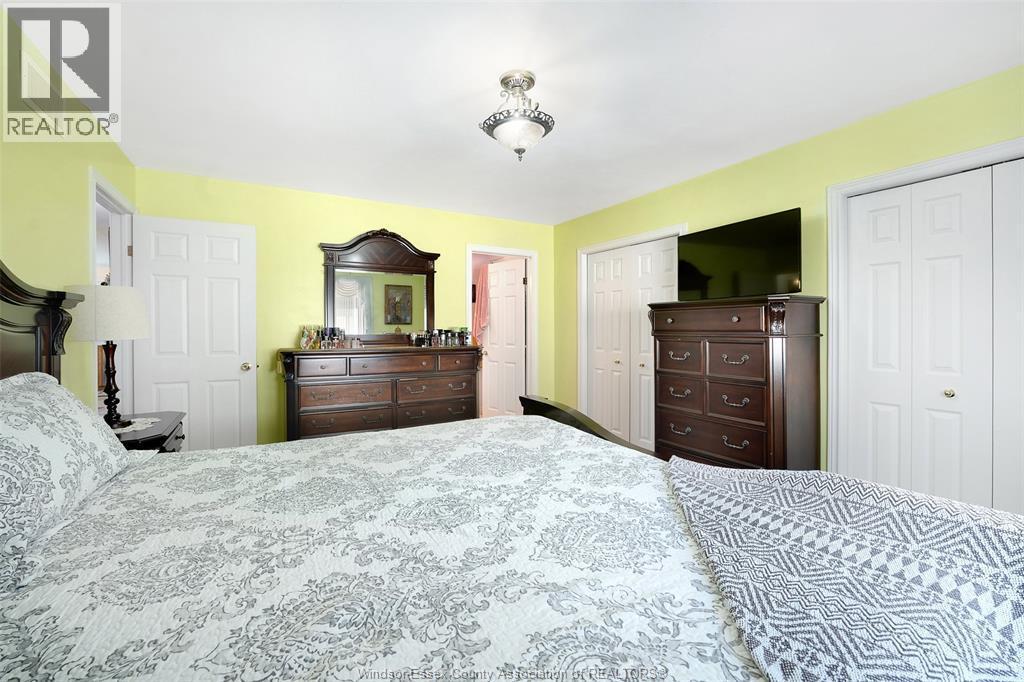 1454 Clover Avenue, Windsor, ON - Indoor Photo Showing Bedroom