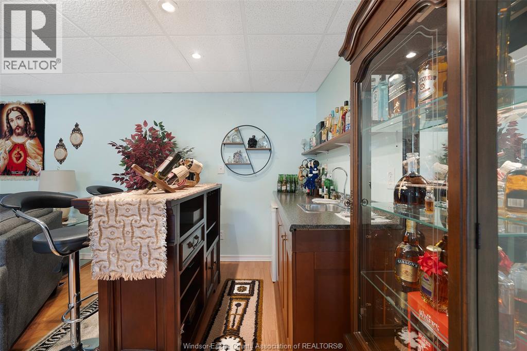 1454 Clover Avenue, Windsor, ON - Indoor Photo Showing Other Room