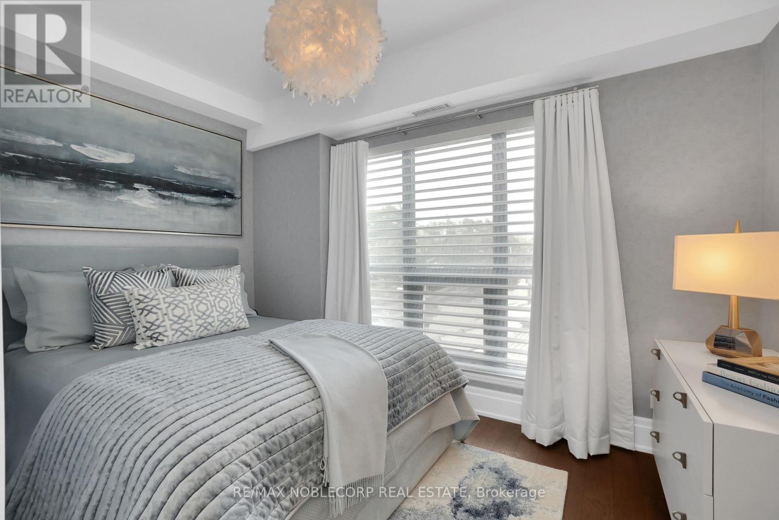 404 - 4 The Kingsway, Toronto, ON - Indoor Photo Showing Bedroom