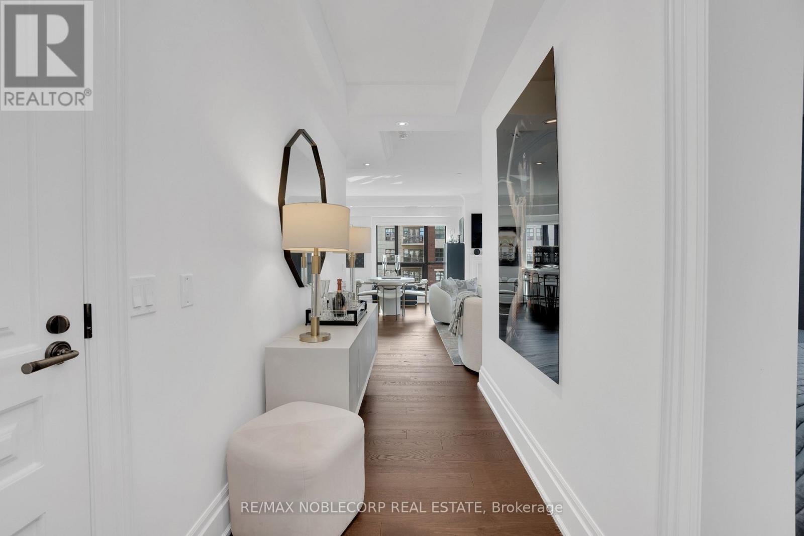 404 - 4 The Kingsway, Toronto, ON - Indoor Photo Showing Other Room