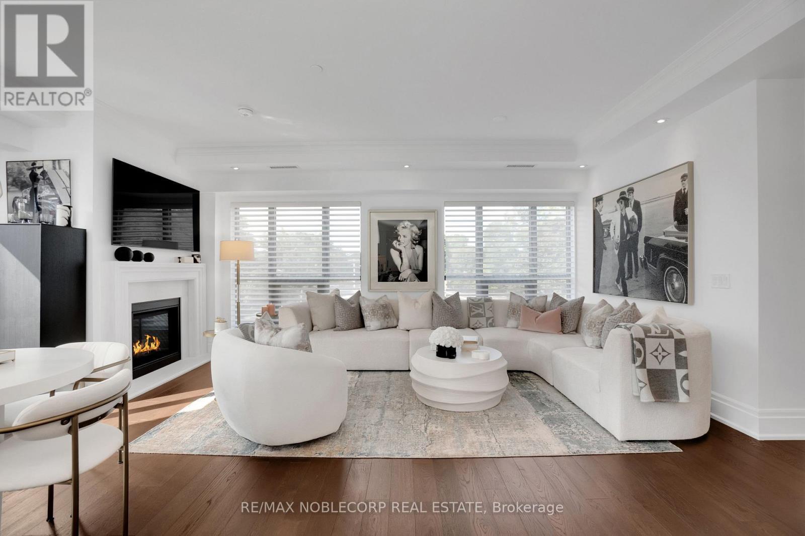 404 - 4 The Kingsway, Toronto, ON - Indoor Photo Showing Living Room With Fireplace