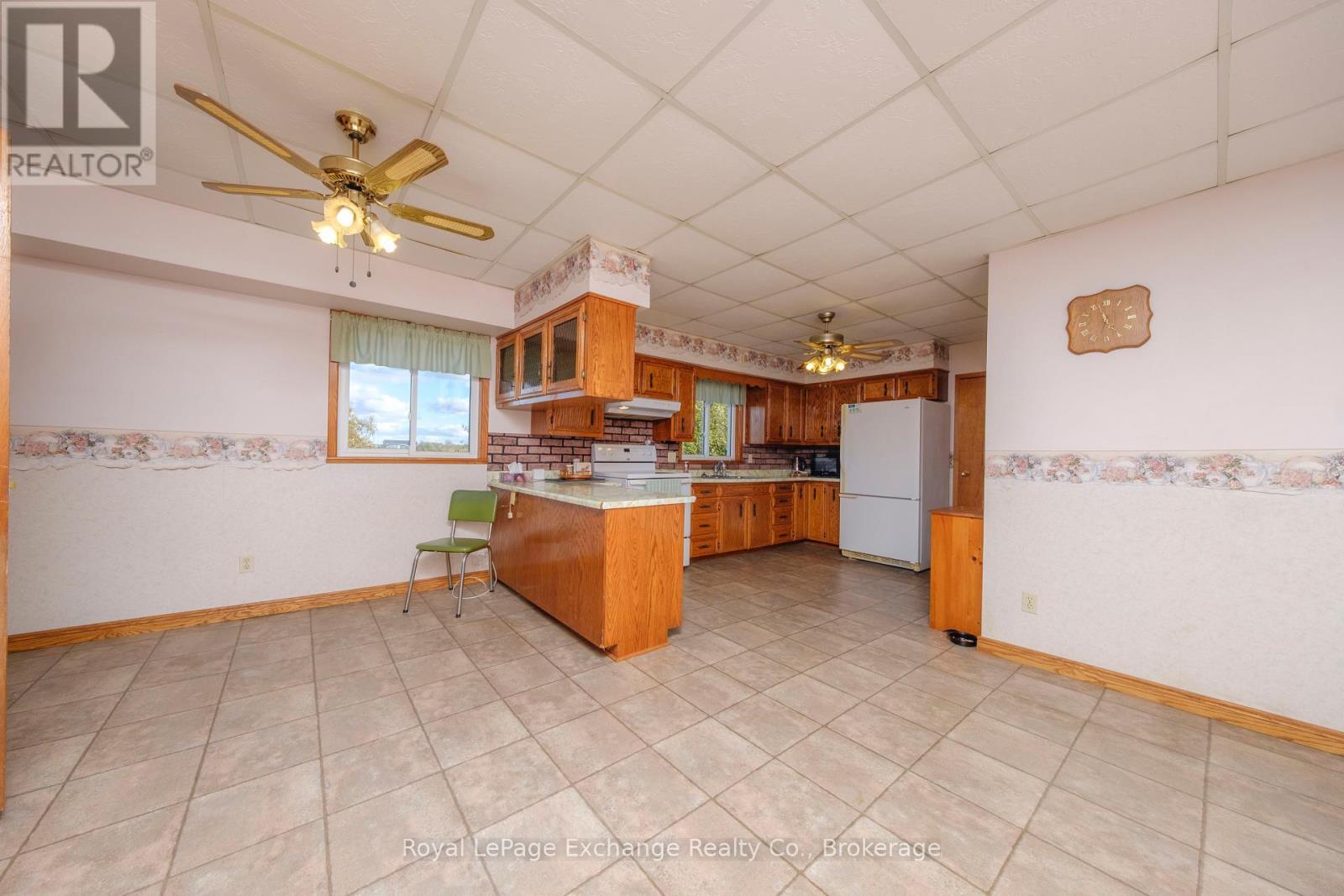 2095 12 Concession, Huron-Kinloss, ON - Indoor Photo Showing Kitchen
