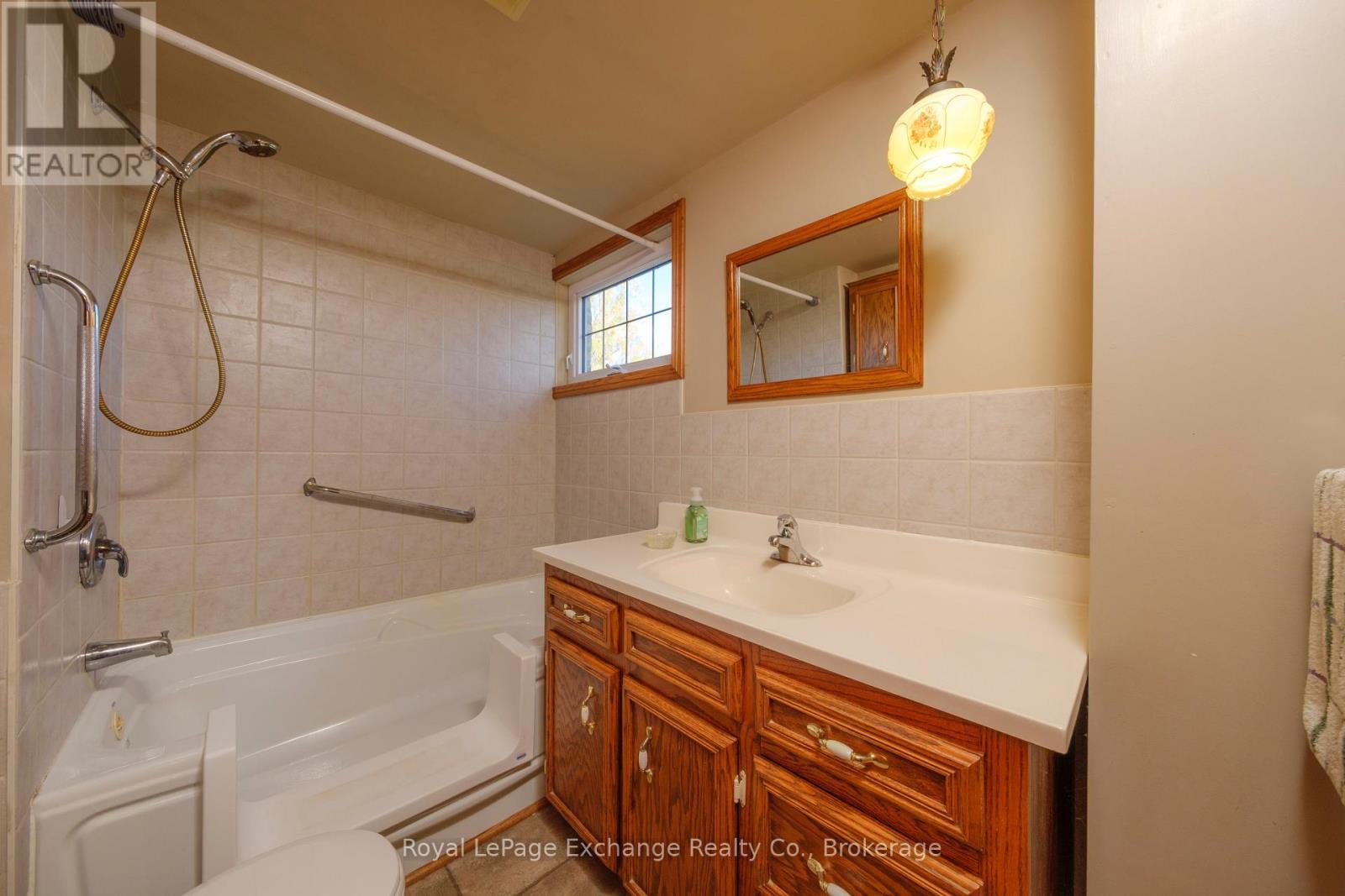 2095 12 Concession, Huron-Kinloss, ON - Indoor Photo Showing Bathroom