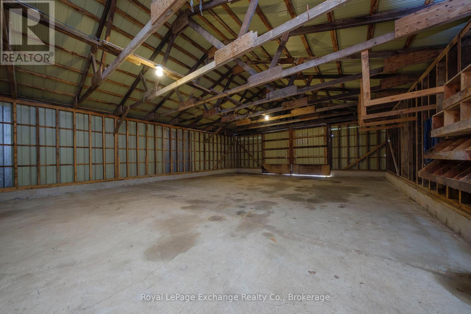 2095 12 Concession, Huron-Kinloss, ON - Indoor Photo Showing Garage
