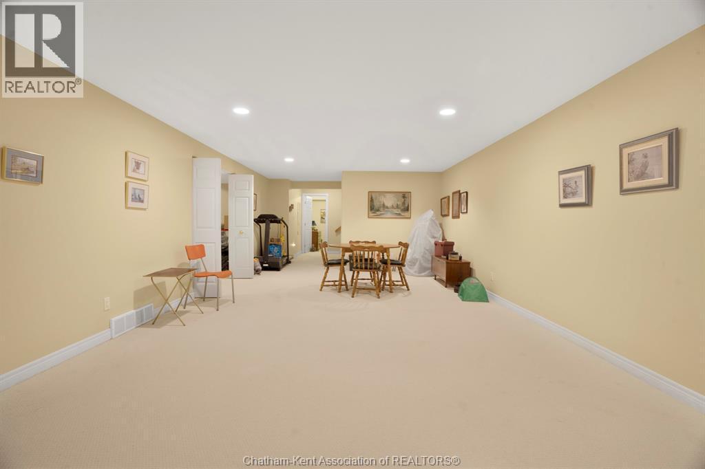 23 Wilhelmina Way, Chatham, ON - Indoor